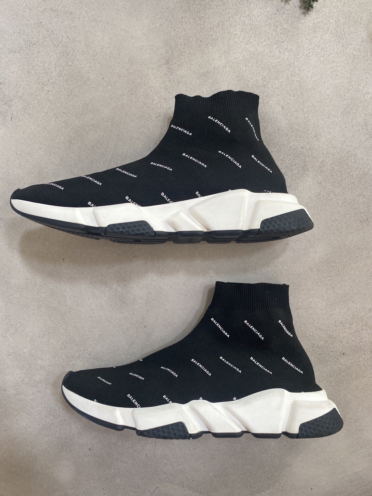 balenciaga allover logo speed trainer