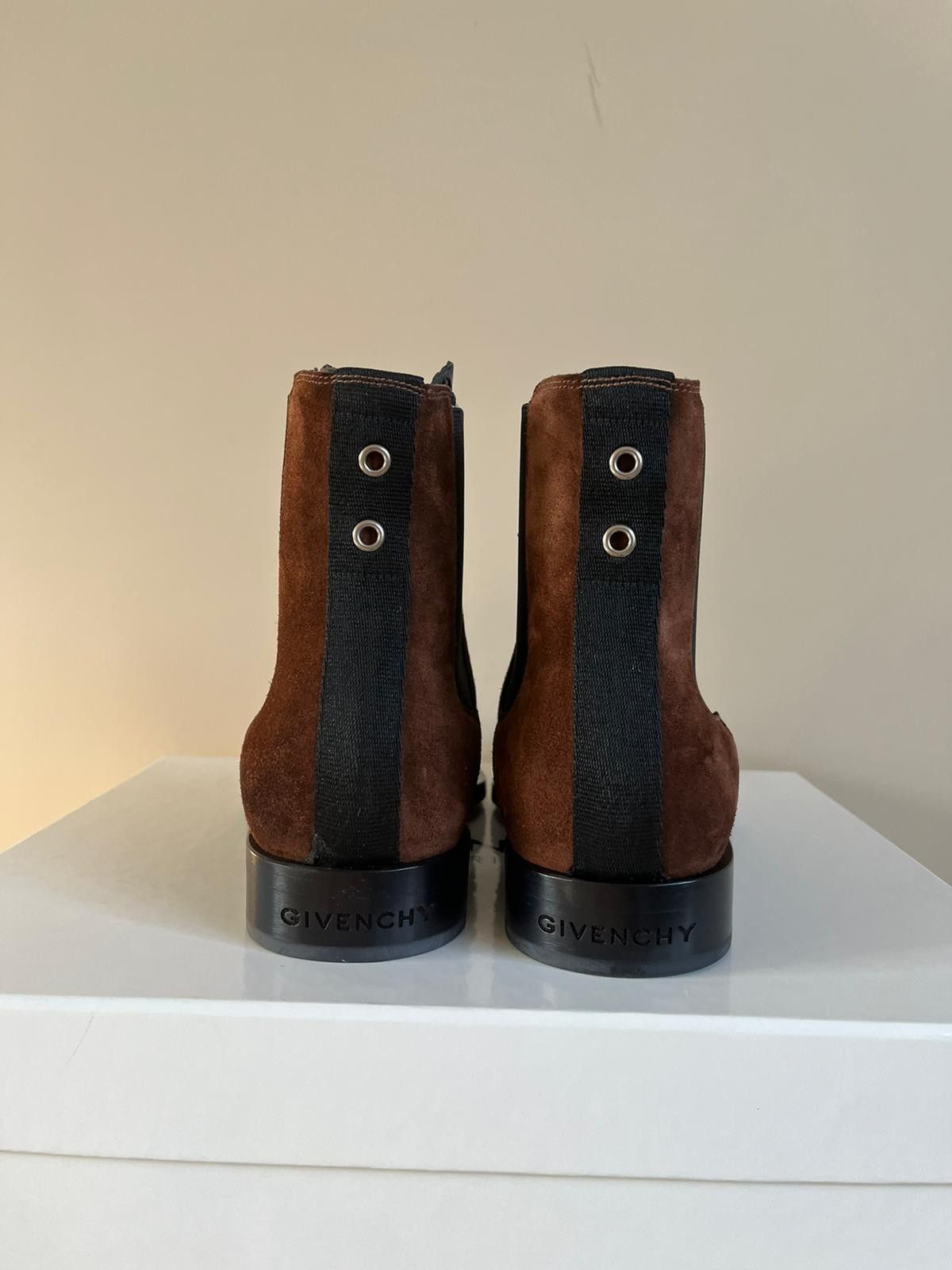 Givenchy Suede Chelsea Boots in Dark Brown Size US 8 / EU 41 - 13 Thumbnail