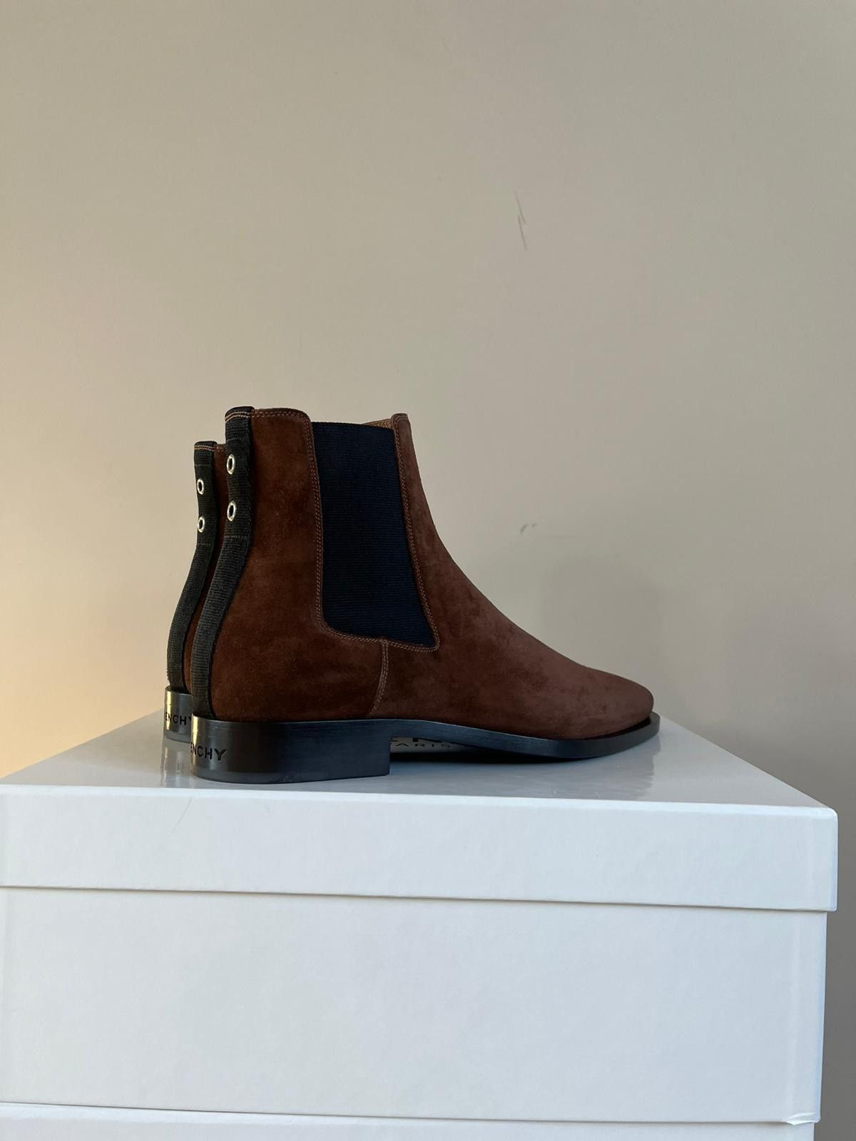 Givenchy Suede Chelsea Boots in Dark Brown Size US 8 / EU 41 - 15 Thumbnail