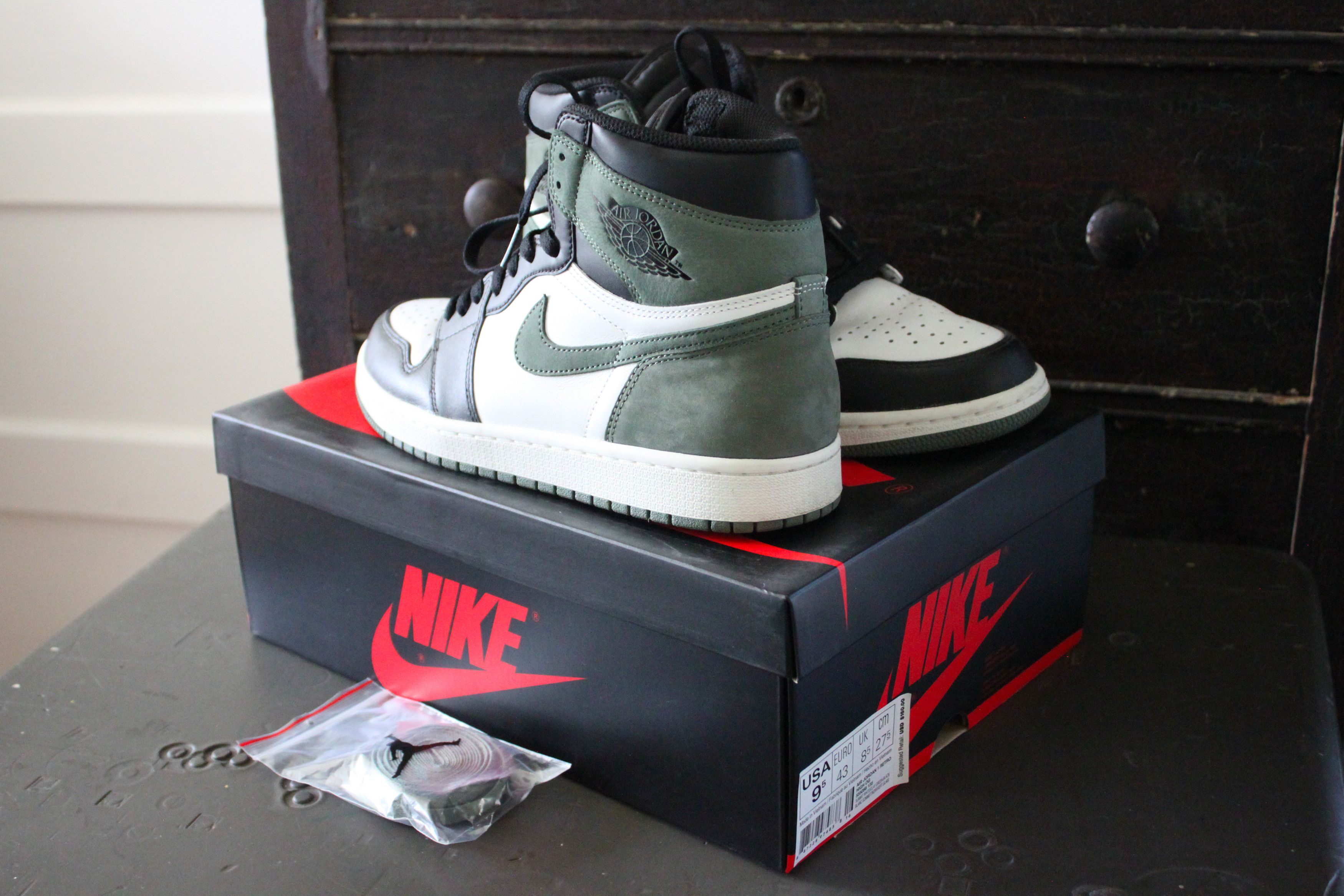 Air Jordan Retro High OG Clay Green