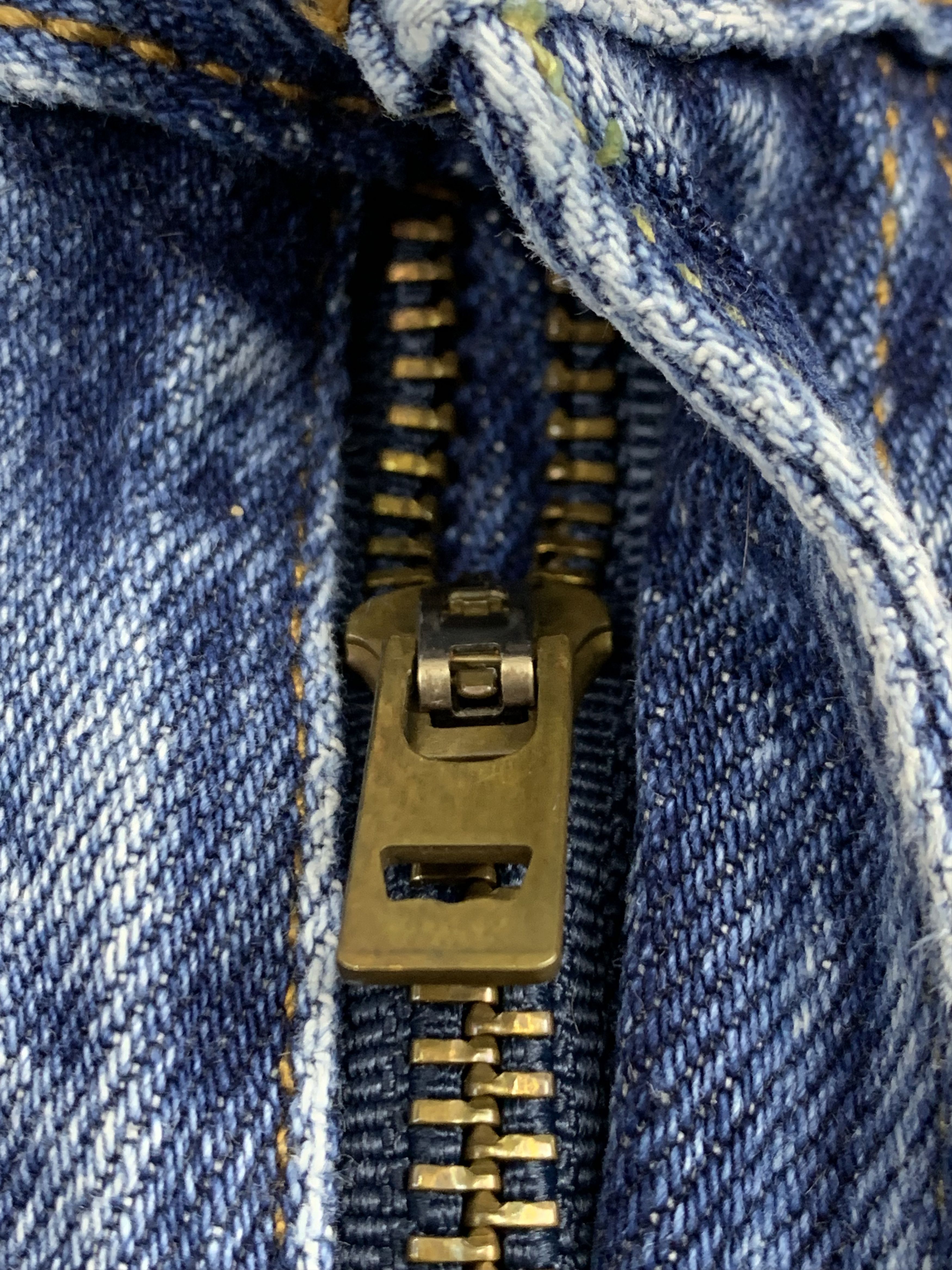 Levi's × Vintage Vintage Ripped Levis 511 Light Wash Jeans Size US 34 / EU 50 - 10 Thumbnail