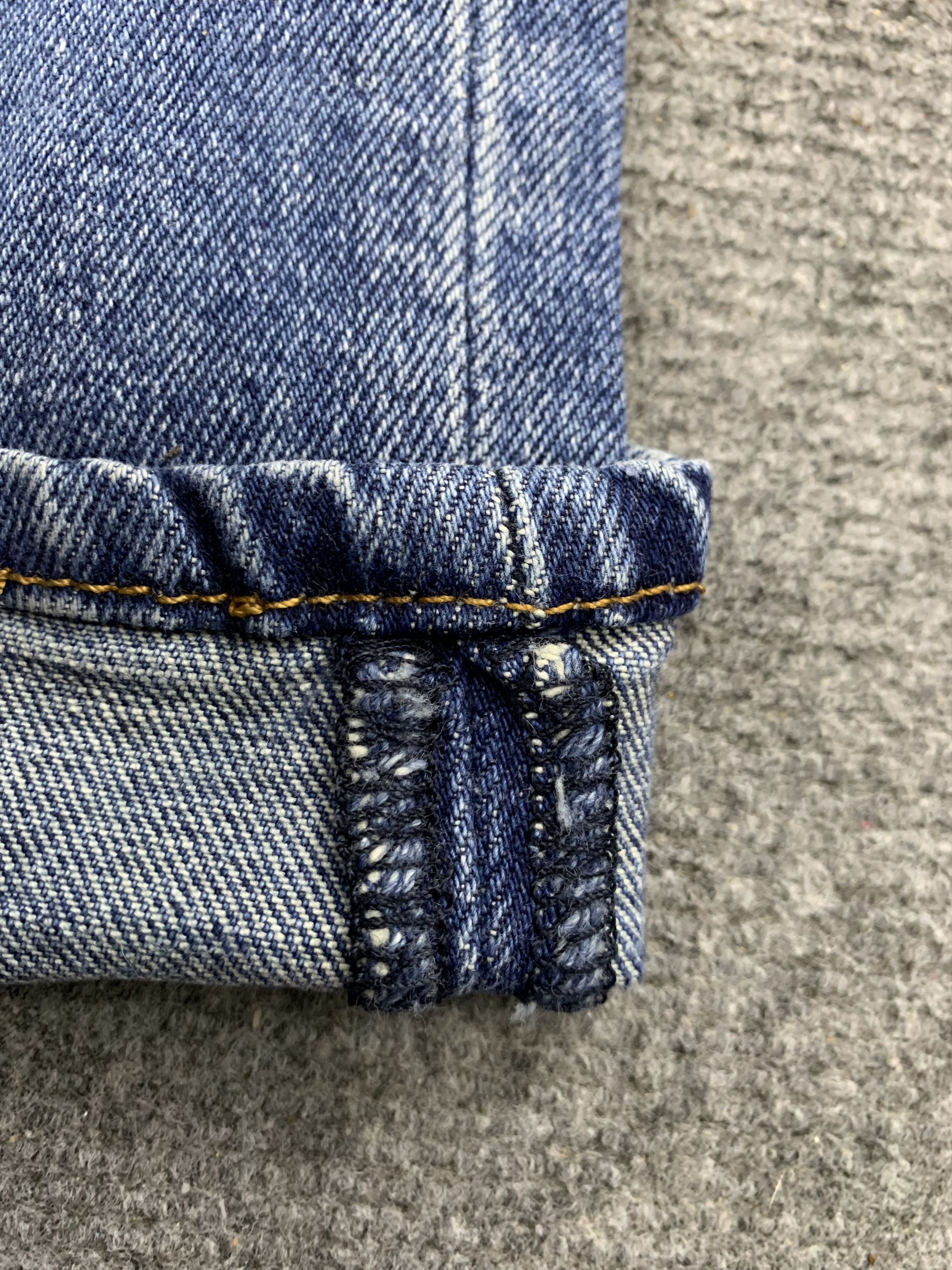 Levi's × Vintage Vintage Ripped Levis 511 Light Wash Jeans Size US 34 / EU 50 - 8 Thumbnail