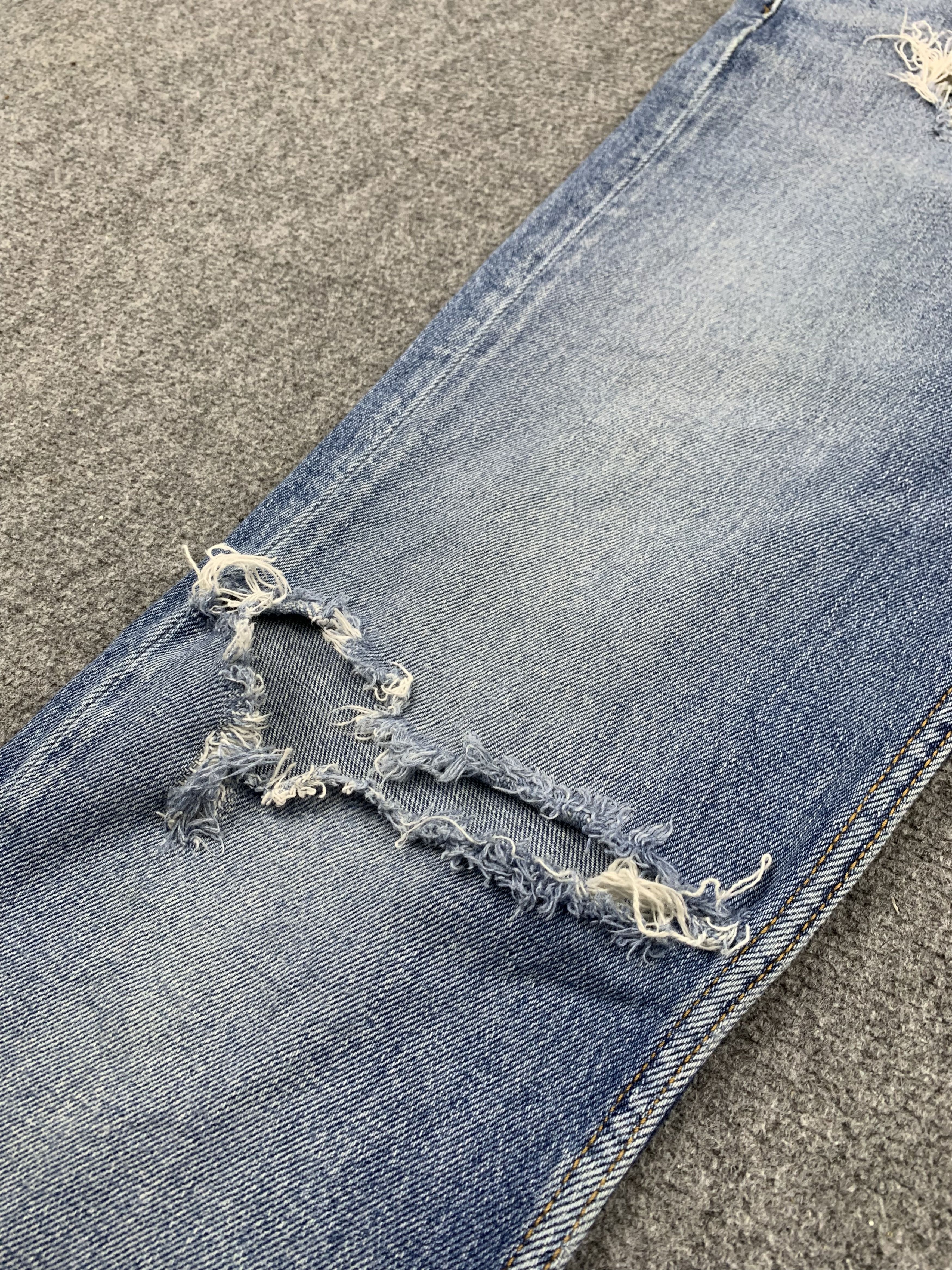 Levi's × Vintage Vintage Ripped Levis 511 Light Wash Jeans Size US 34 / EU 50 - 6 Thumbnail