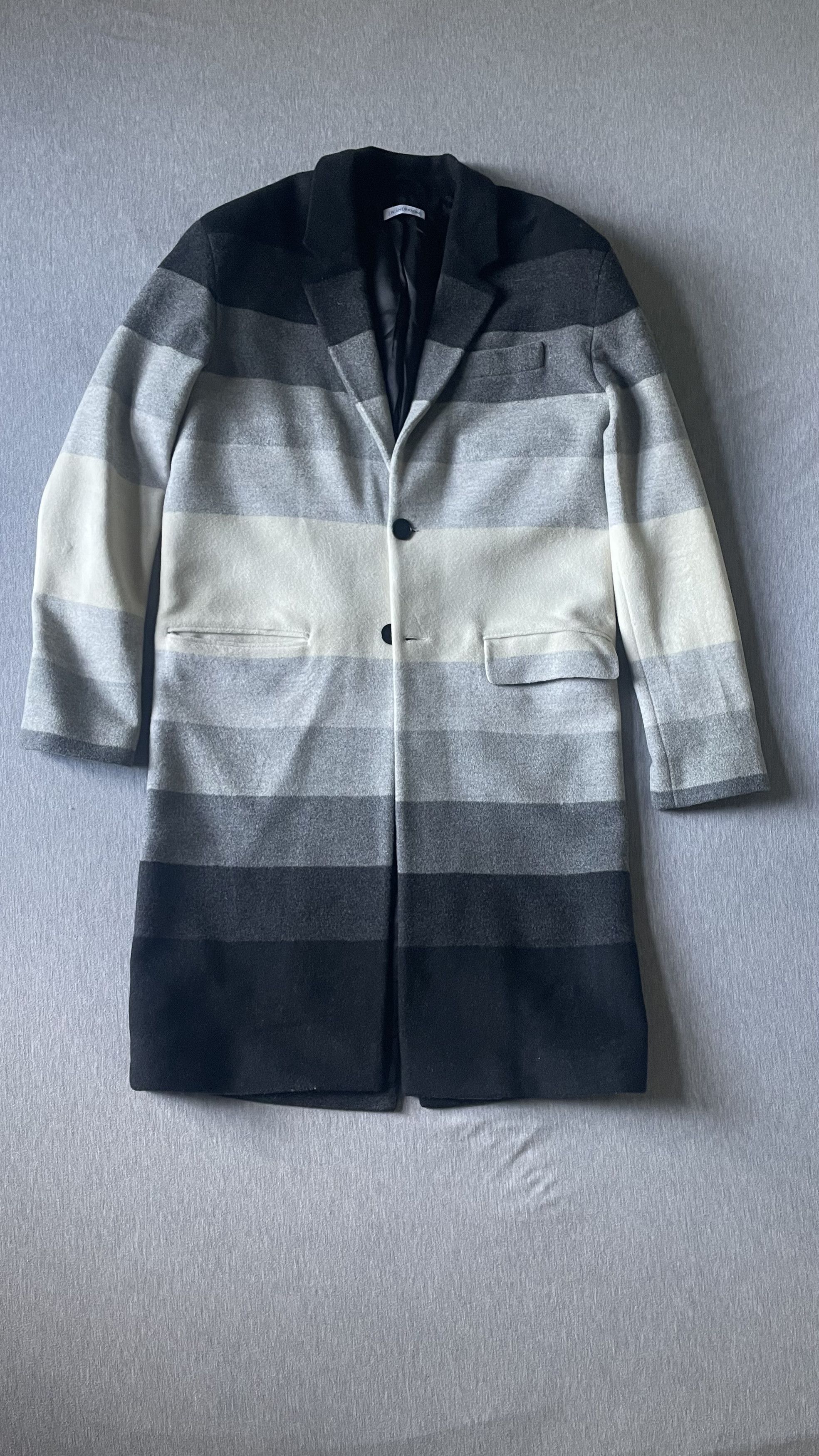 image of J W Anderson J.w. Anderson Gradient Coat in Grey, Men's (Size Large)
