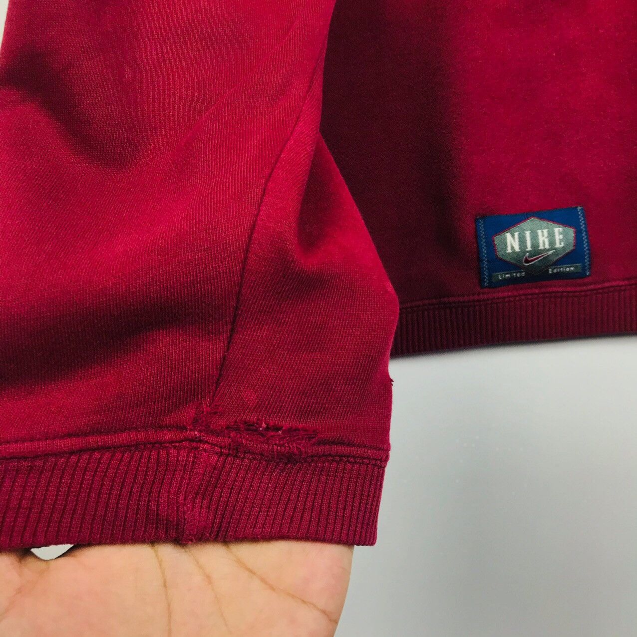 Nike × Vintage Vintage 90s Nike Center Embroidery Logo Sweatshirt Size US L / EU 52-54 / 3 - 4 Thumbnail