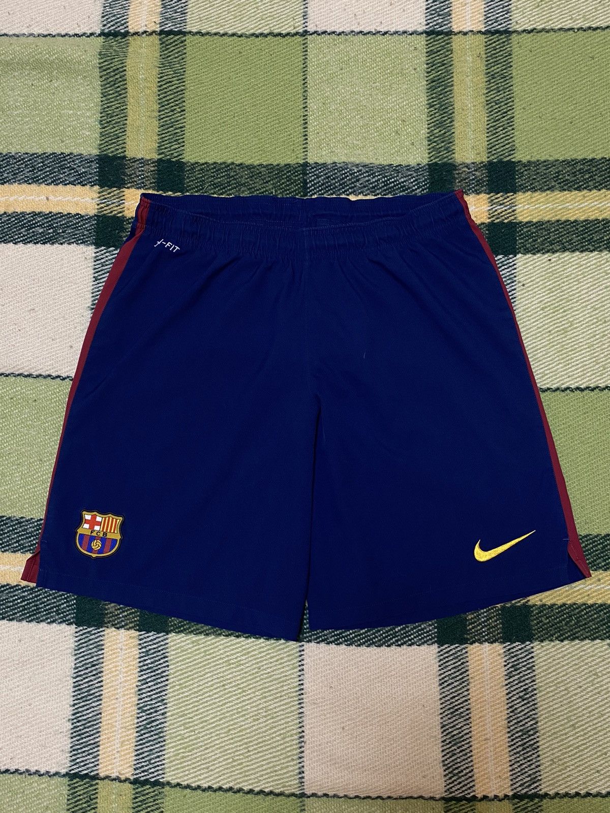 Nike × Vintage Vintage Nike shorts FC Barcelona streetwear y2k style size L Size US 34 / EU 50 - 1 Thumbnail