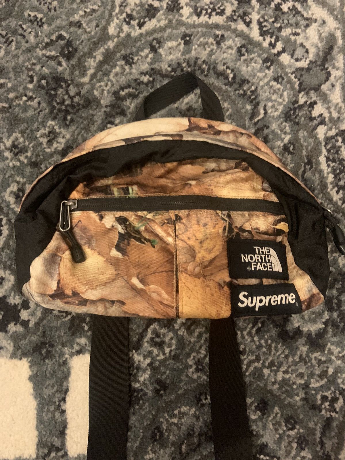 Supreme×The North Face Roo lI SUPREME X THE NORTH FACE BLEACHED DENIM PRINT ROO II INDIGO