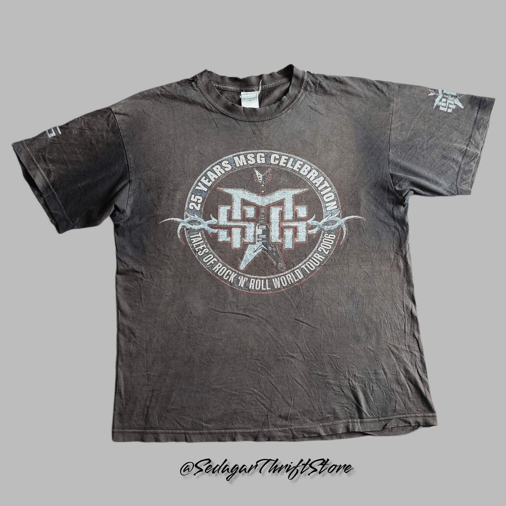 Band Tees Vintage MSG – Black Fade, Beautifully Thrashed Band Tee Size US L / EU 52-54 / 3 - 1 Thumbnail