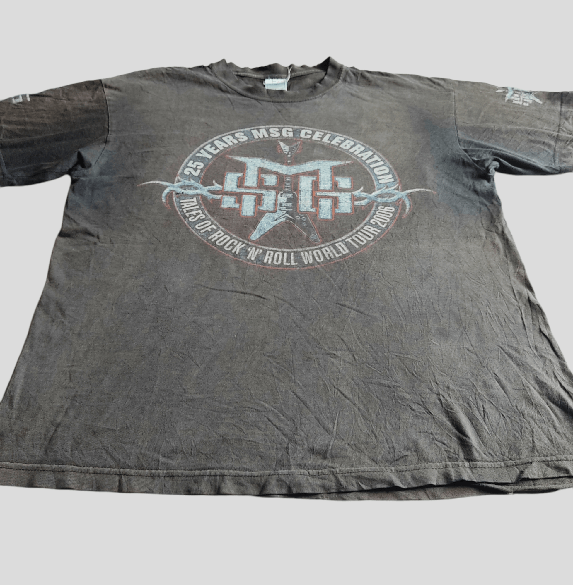 Band Tees Vintage MSG – Black Fade, Beautifully Thrashed Band Tee Size US L / EU 52-54 / 3 - 3 Thumbnail