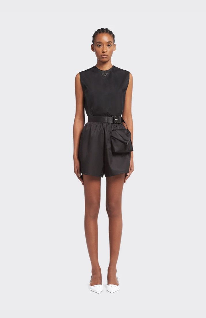 Prada ギャバジン ショートパンツ Gabardine shorts 関税込 Prada Gabardine Belted Shorts | Brown | FARFETCH