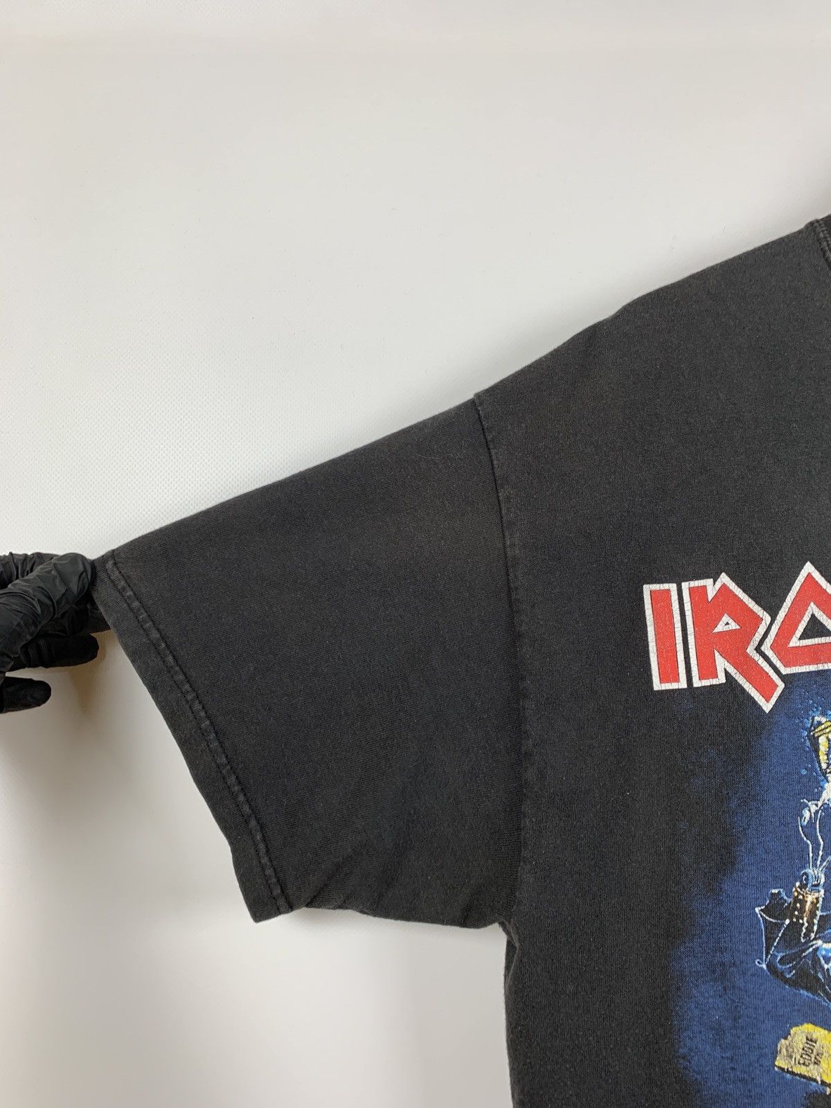 Band Tees 2003 Vintage Iron Maiden Beat Of The Beast Faded Black Tee Size US L / EU 52-54 / 3 - 17 Thumbnail