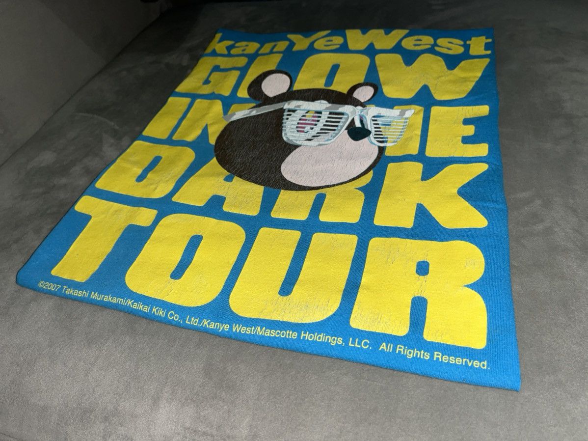 Kanye West Kanye West 2007 Glow In The Dark Tour T-Shirt Size XL 