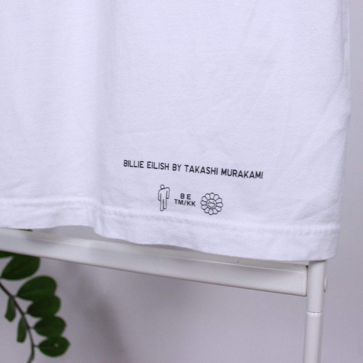 Billie Eilish × Takashi Murakami × Uniqlo Uniqlo T-shirt Billie Eilish by Takashi Muraksmi Size US S / EU 44-46 / 1 - 7 Thumbnail