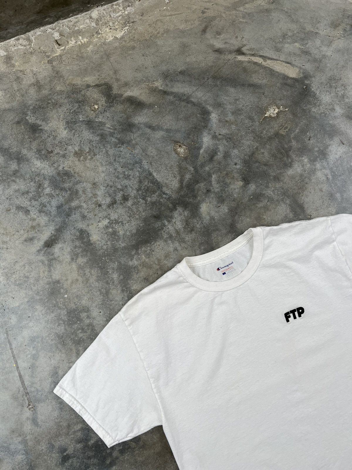 Champion × Fuck The Population OG Fuck The Population x Champion Core Logo Tee White Large Size US L / EU 52-54 / 3 - 3 Thumbnail