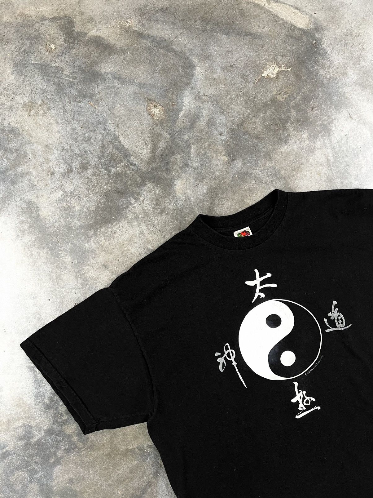 Japanese Brand Vintage Yin Yang Power Of Balance Logo Tee Black XXL / 2XL Size US XXL / EU 58 / 5 - 2 Thumbnail