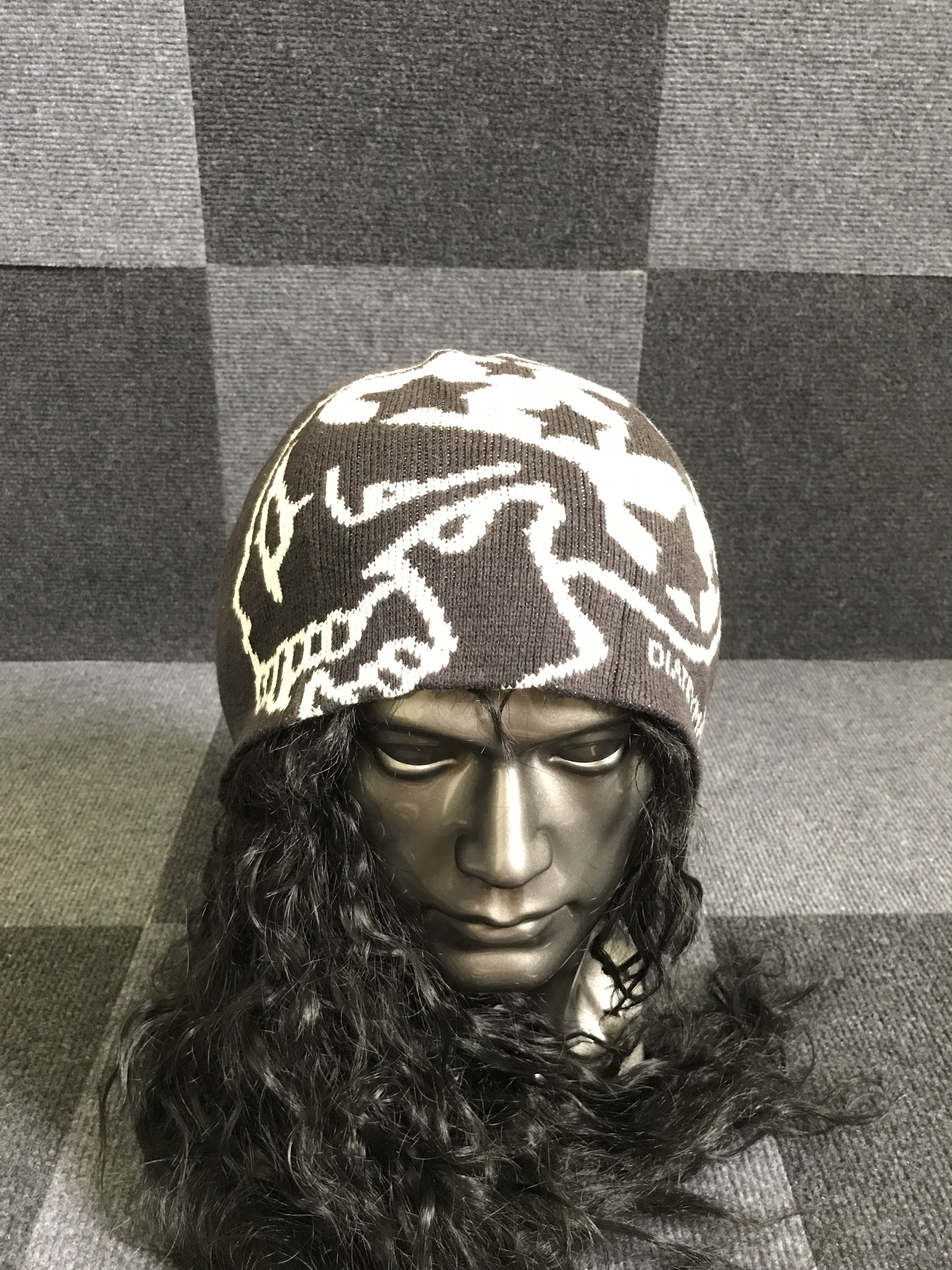 BSC90 Skull Spell Out Beanie