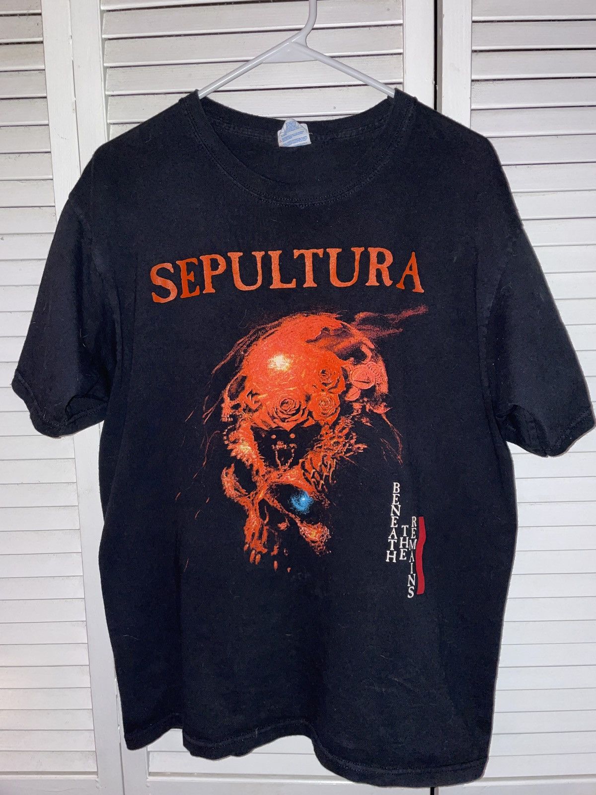 VINTAGE SEPULTURA BENEATH THE REMAINS SHIRT WITH BACK PRINT