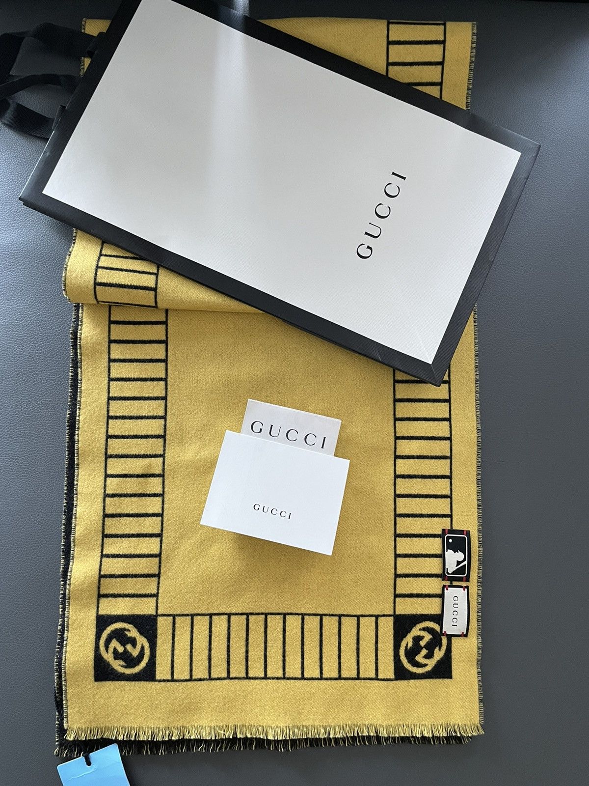 Gucci × MLB Super Limited Gucci x Pittsburgh Pirates Runway Scarf NEW Size ONE SIZE - 9 Thumbnail