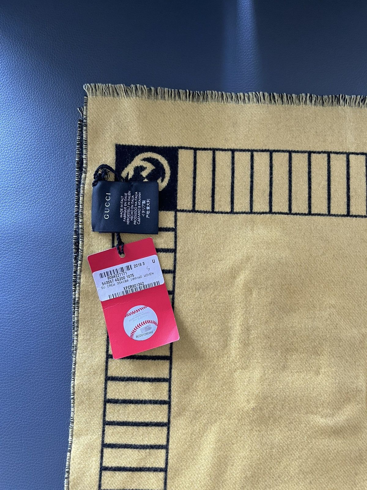 Gucci × MLB Super Limited Gucci x Pittsburgh Pirates Runway Scarf NEW Size ONE SIZE - 17 Thumbnail