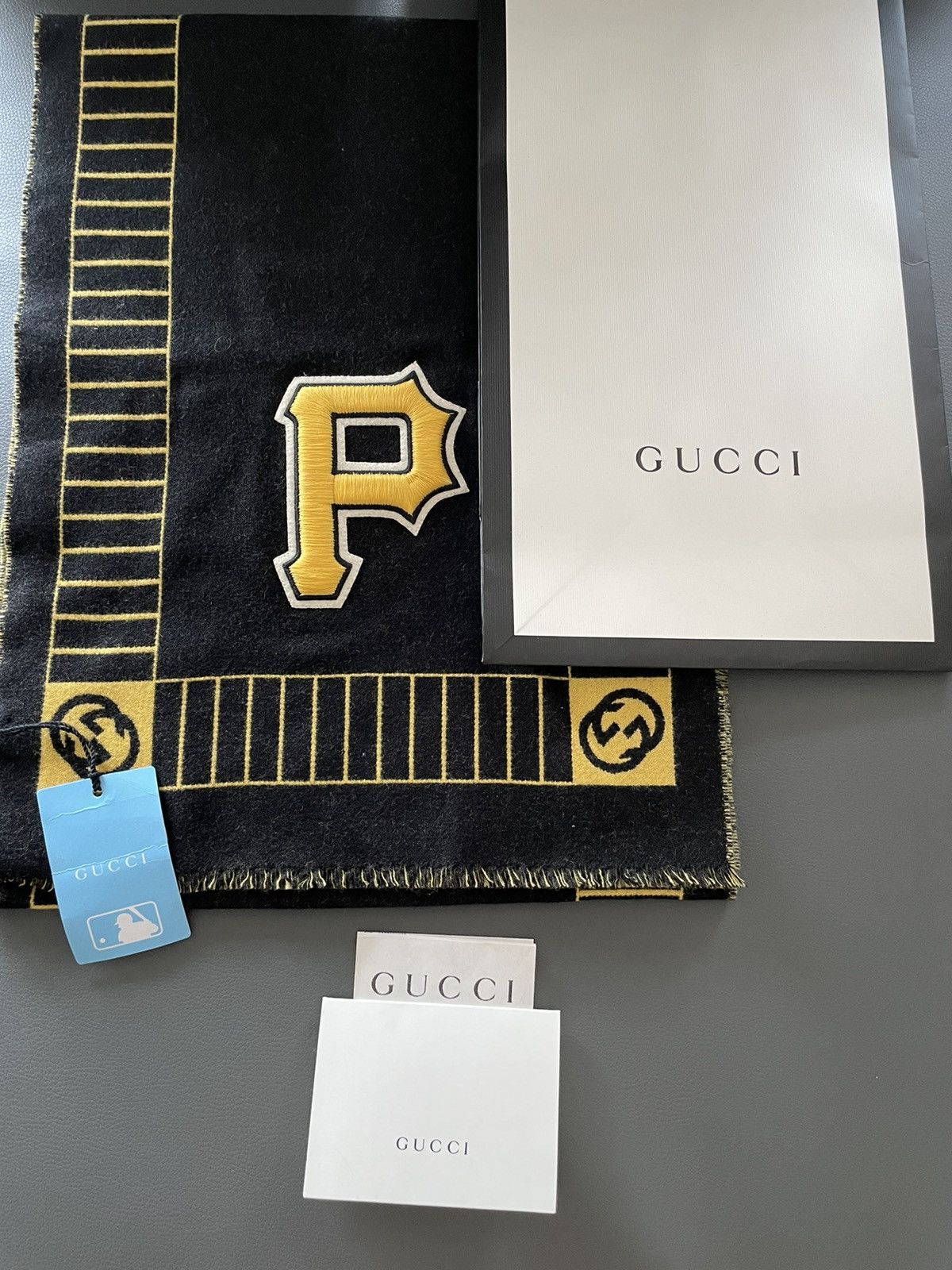 Gucci × MLB Super Limited Gucci x Pittsburgh Pirates Runway Scarf NEW Size ONE SIZE - 4 Thumbnail