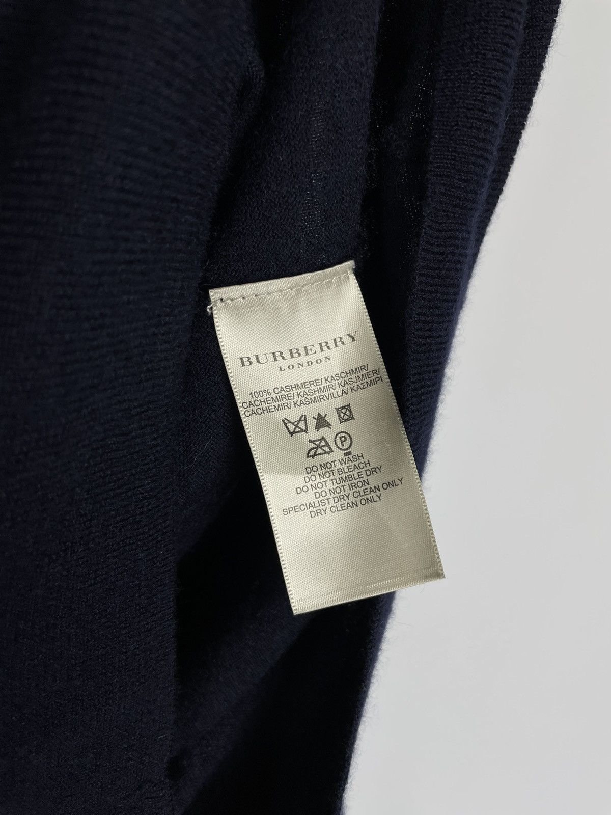 Burberry Burberry London Cashmere V-Neck Sweater Size US L / EU 52-54 / 3 - 6 Thumbnail