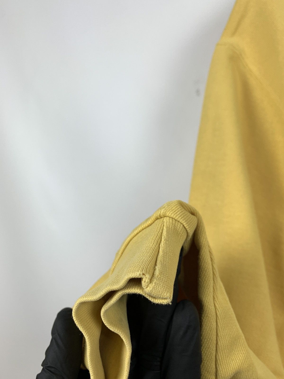 Nike 90s Vintage Nike Center Swoosh Yellow Women’s Sweatshirt Size S / US 4 / IT 40 - 18 Thumbnail