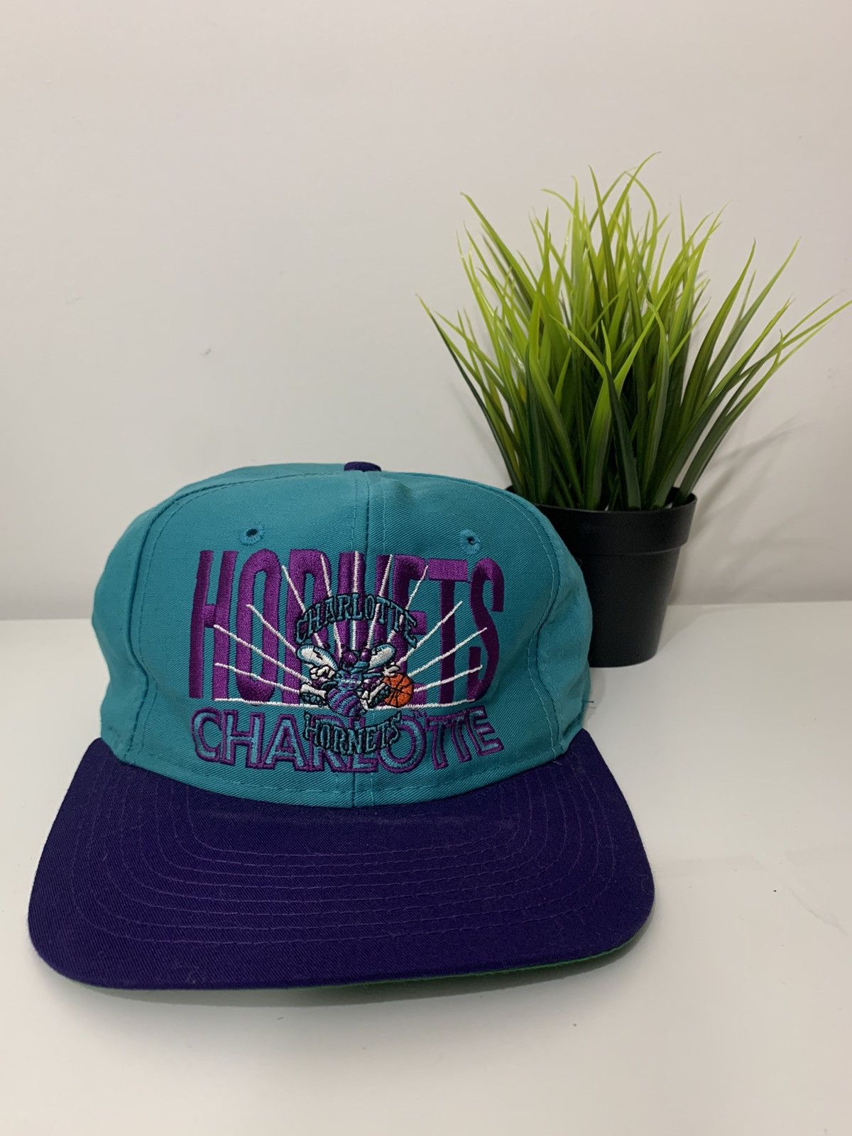 NBA × Vintage Vintage 90’s Charlotte Hornets Snapback Size ONE SIZE - 1 Thumbnail