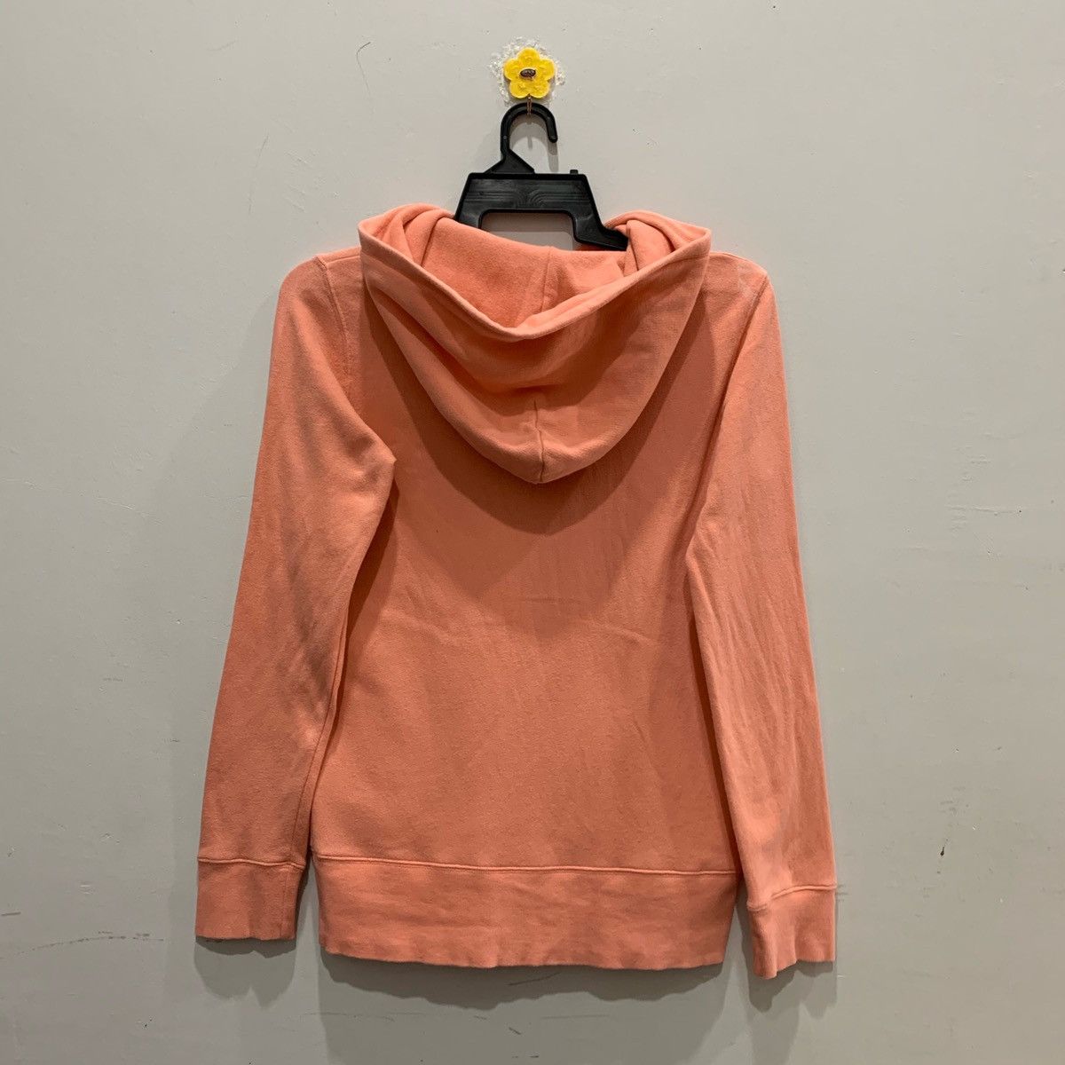 Japanese Brand × Uniqlo × Vintage UNIQLO MR.MEN LITTLE MISS Hoodie Size L Fit S Size US S / EU 44-46 / 1 - 6 Thumbnail