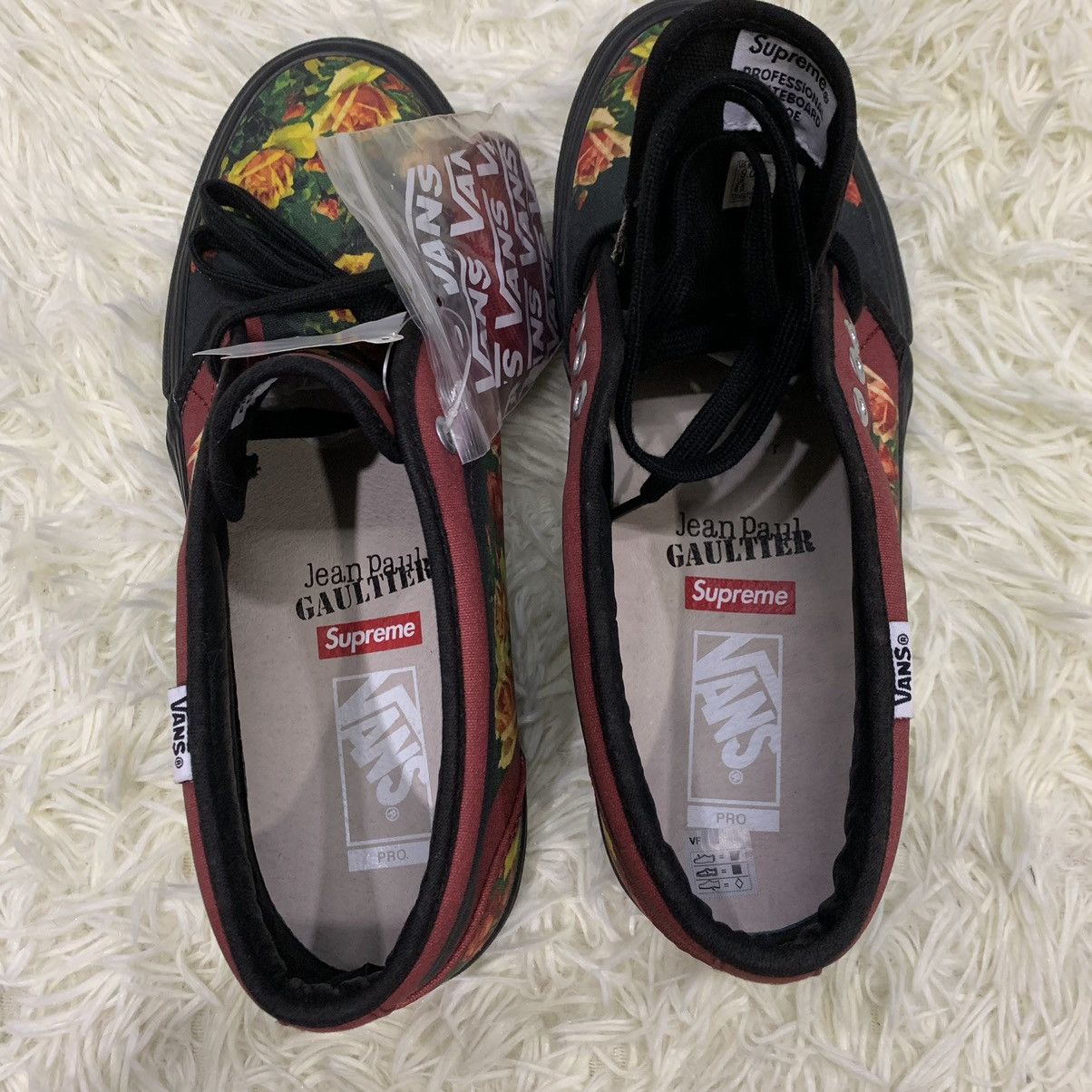🔥RARE HOT ITEM🔥 Vans ❌ Supreme ❌ Jean Paul Gaultier