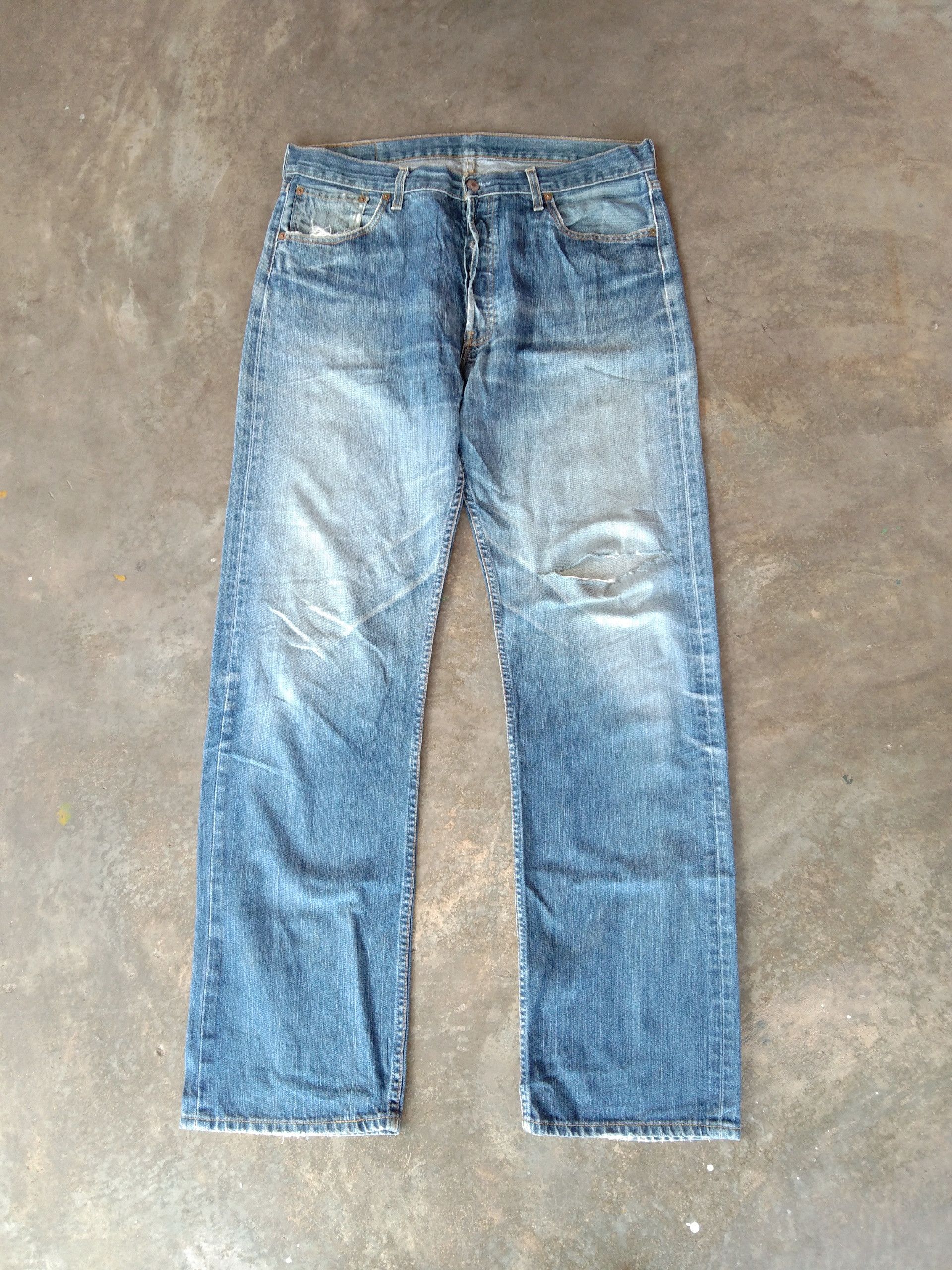 Vintage Levi's 501 Straight Leg Distressed Jeans 36x34