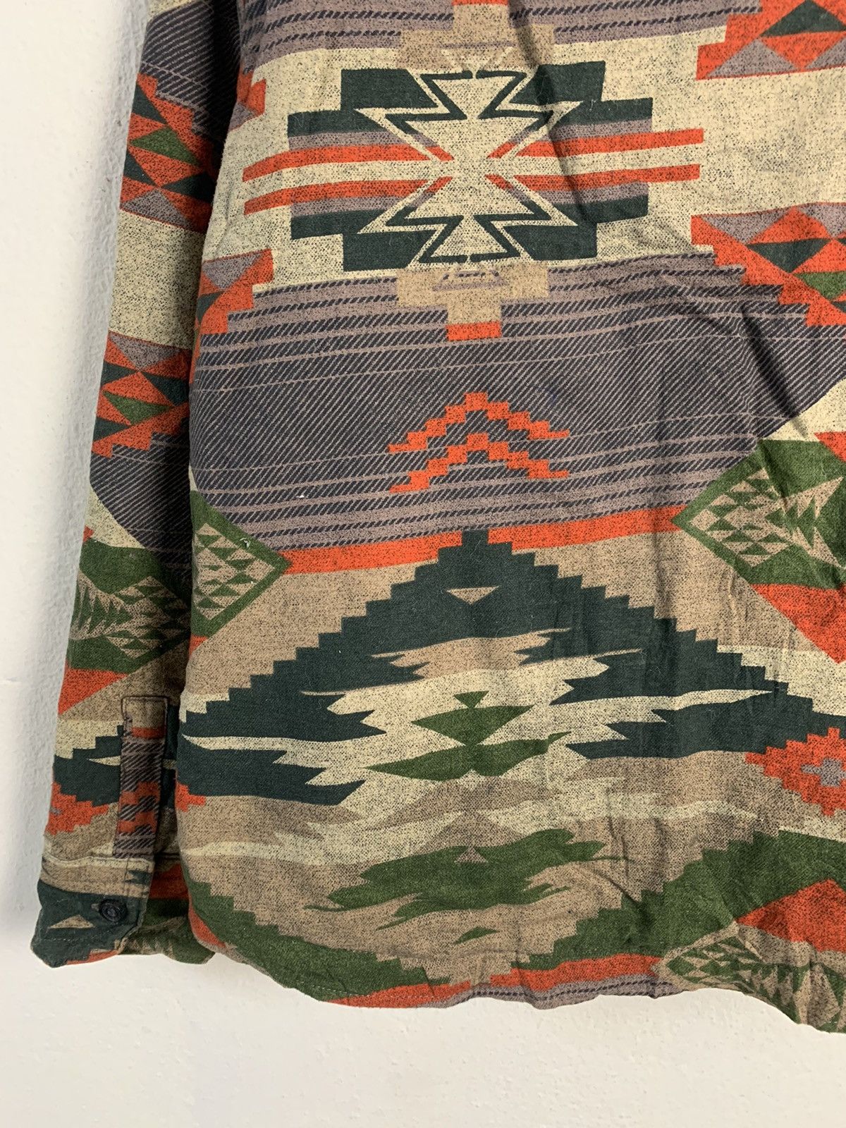 American Eagle Outfitters American Eagle Aztech Navajo Lightly Padded Shirt Size US M / EU 48-50 / 2 - 10 Thumbnail
