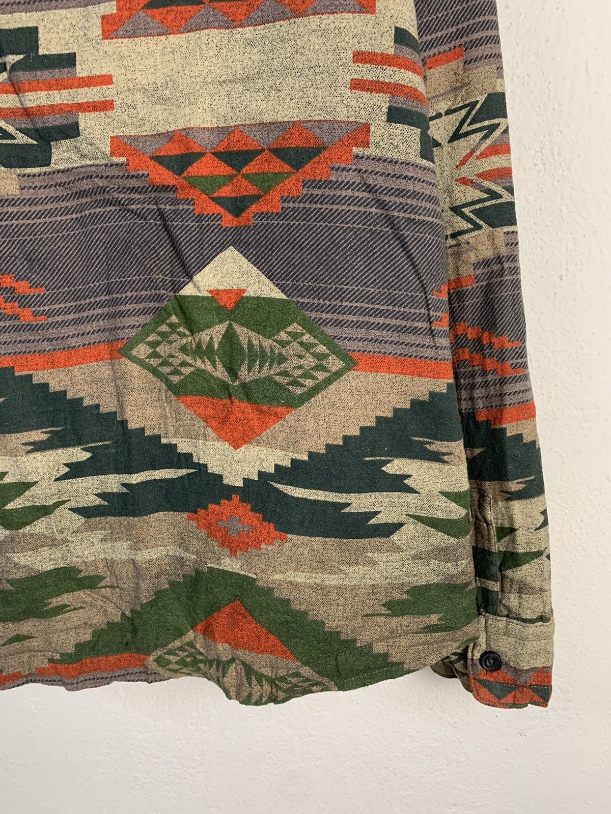 American Eagle Outfitters American Eagle Aztech Navajo Lightly Padded Shirt Size US M / EU 48-50 / 2 - 9 Thumbnail