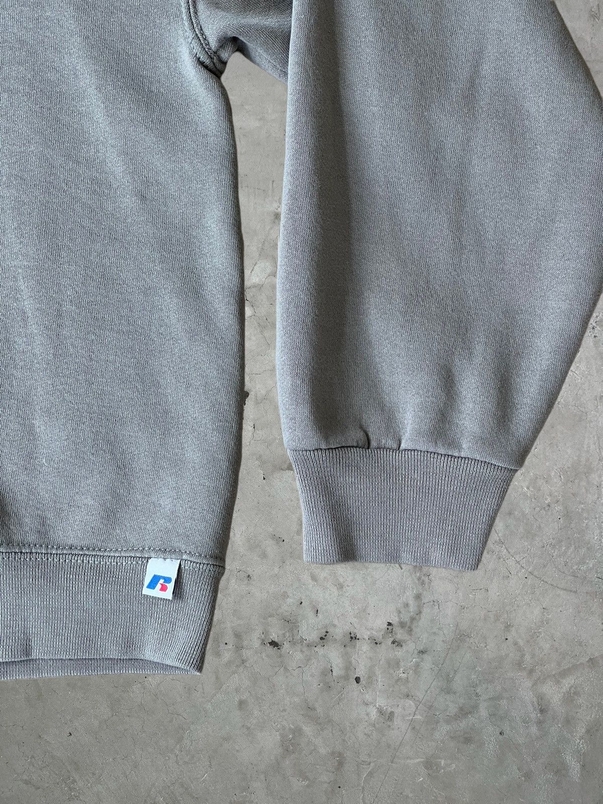 Vintage Vintage Russel Crewneck Size US M / EU 48-50 / 2 - 4 Thumbnail