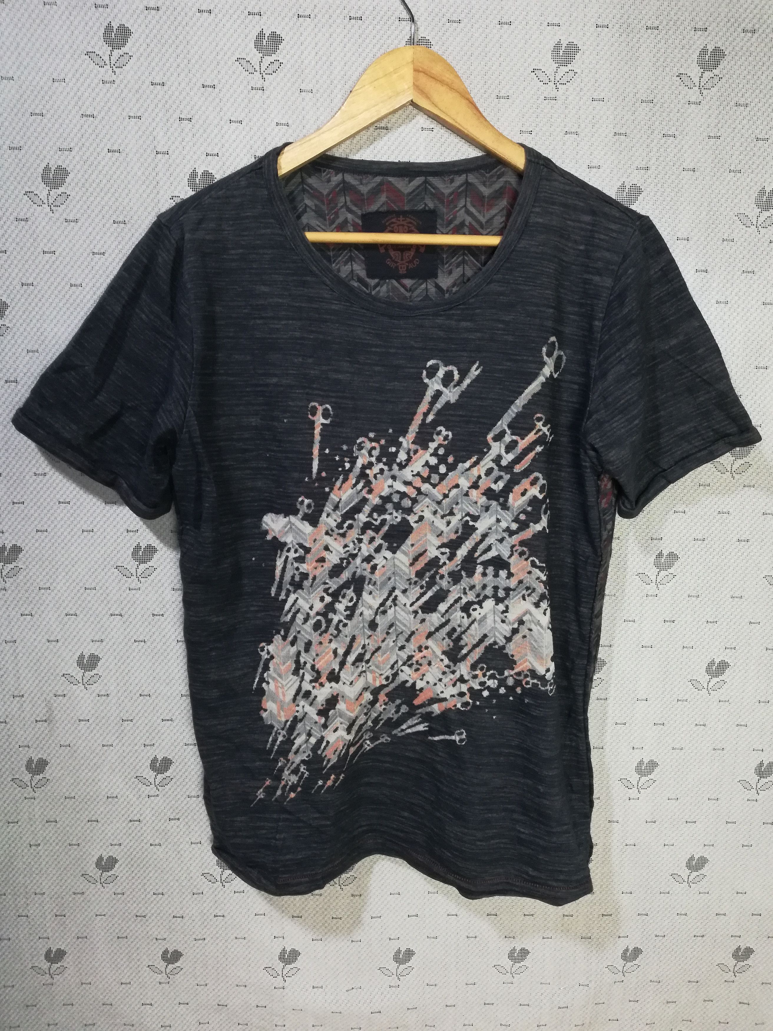T-shirt Girbaud Noir Pour Femme - Taille 40 - Modèle Campbell Haut - Occasion En Très Bon état