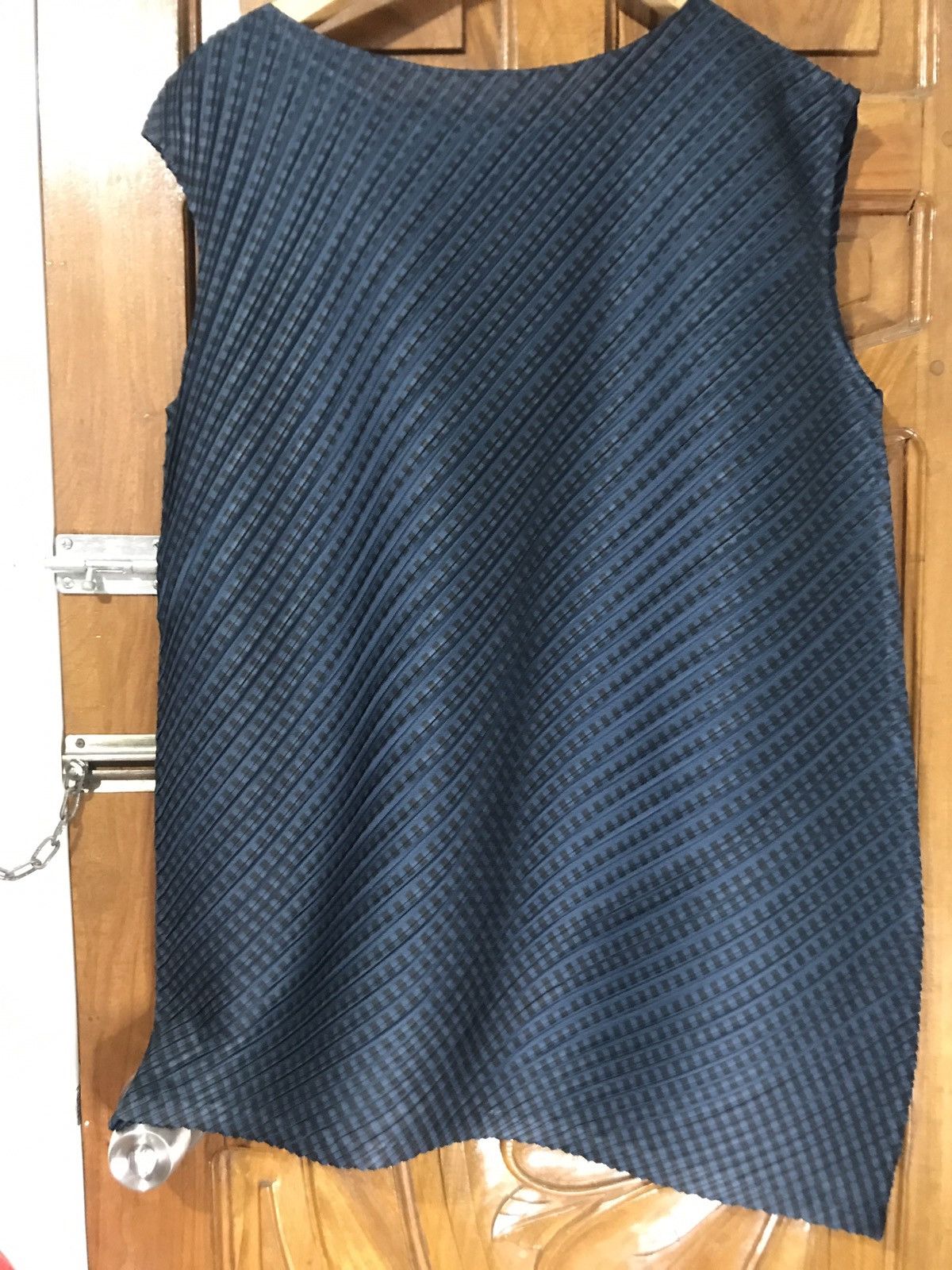 Pleats Please Issey Miyake Issey Miyake Pleated Sleeveless Blouse Size L / US 10 / IT 46 - 4 Thumbnail