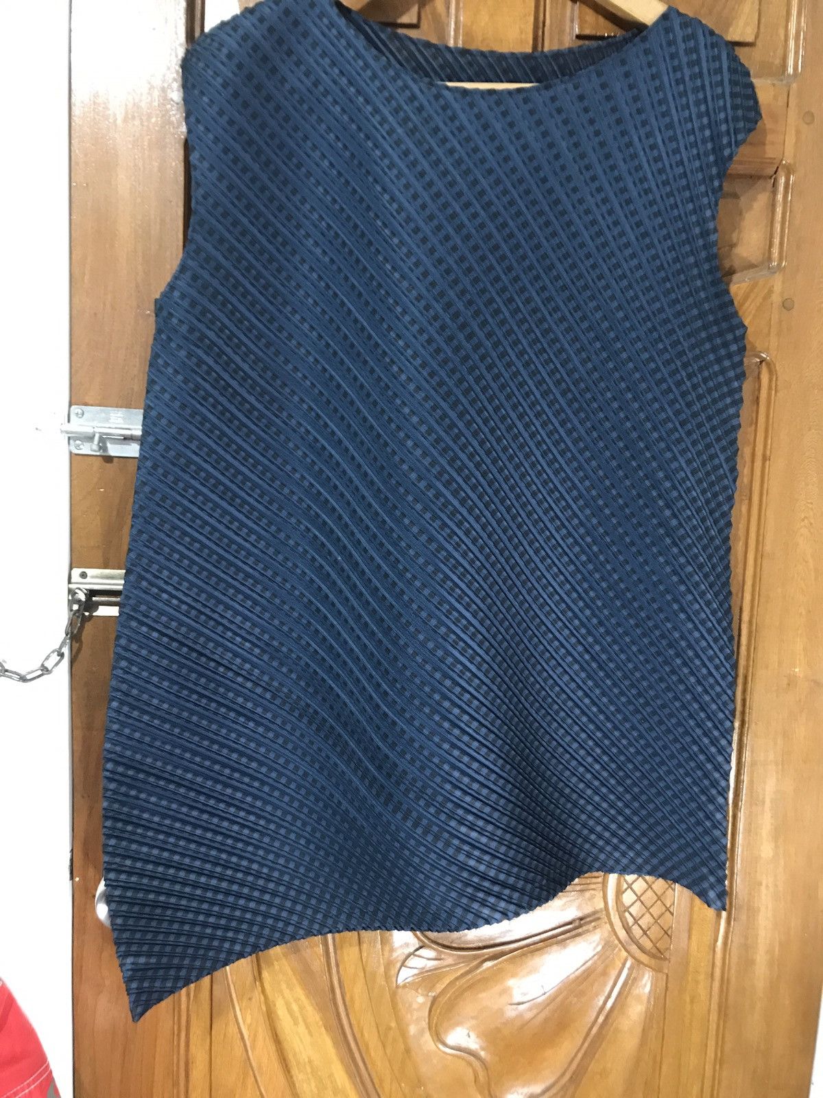 Pleats Please Issey Miyake Issey Miyake Pleated Sleeveless Blouse Size L / US 10 / IT 46 - 1 Thumbnail