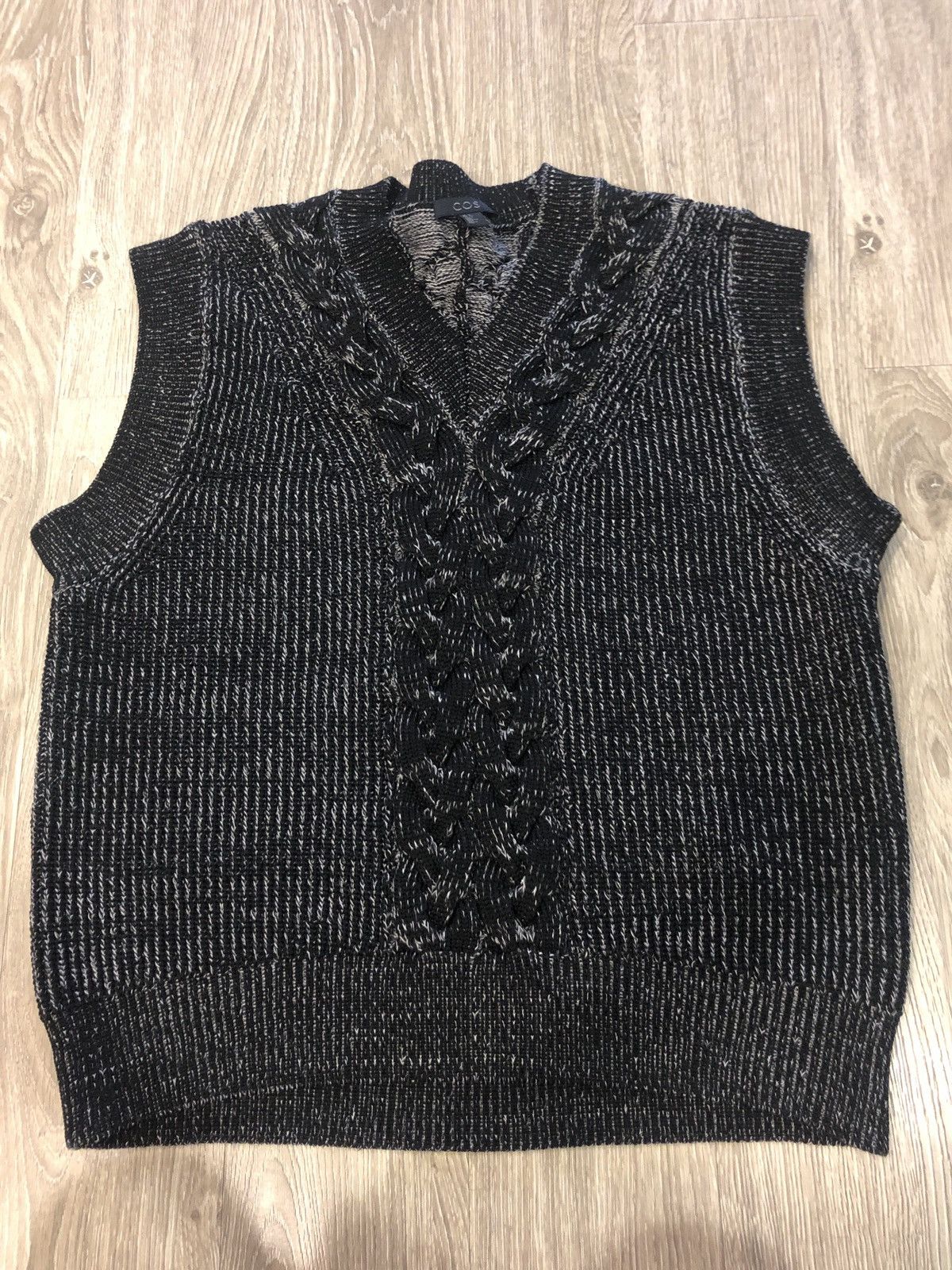 Cos knitted vest