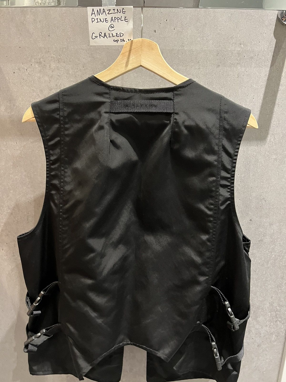 1017 ALYX 9SM 1017 Alyx Vest Size US XL / EU 56 / 4 - 6 Thumbnail