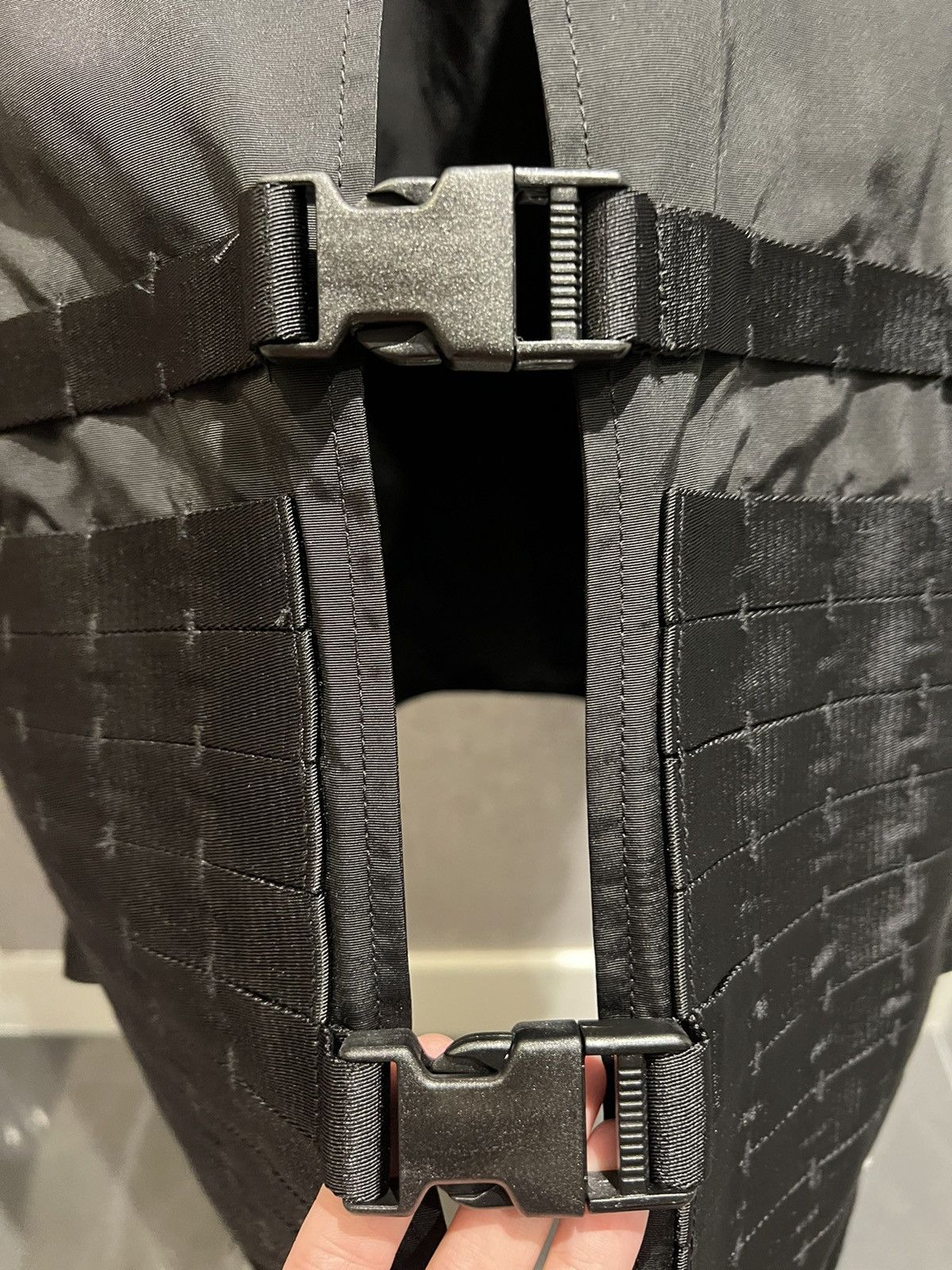 1017 ALYX 9SM 1017 Alyx Vest Size US XL / EU 56 / 4 - 5 Thumbnail