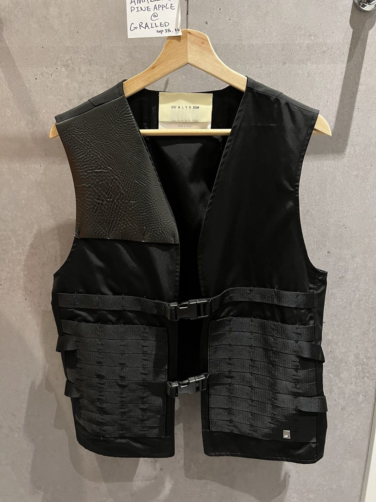 1017 ALYX 9SM 1017 Alyx Vest Size US XL / EU 56 / 4 - 1 Thumbnail