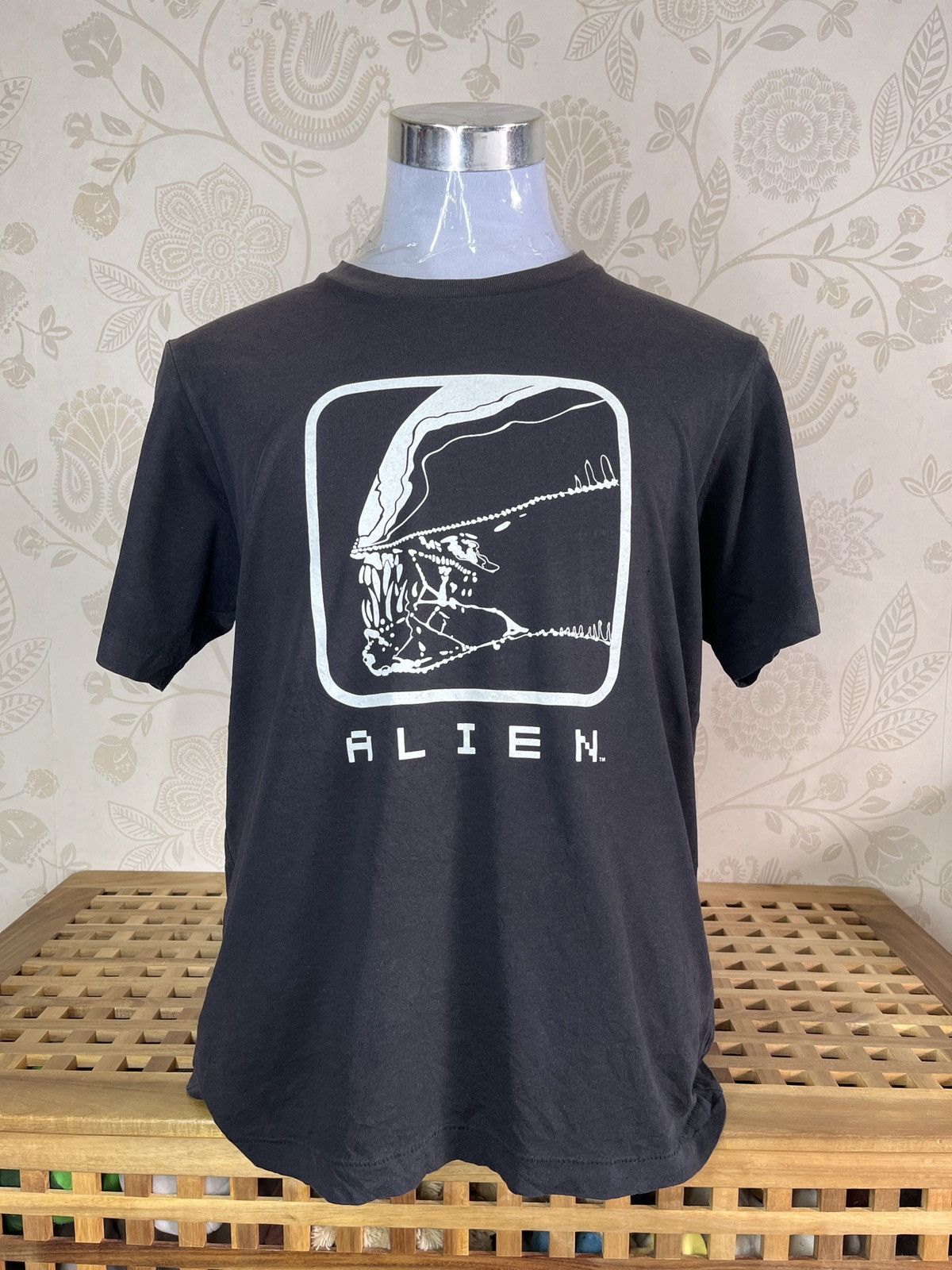 Uniqlo Alien Movie Twentieth Century Fox Film X Uniqlo Copyright Size US L / EU 52-54 / 3 - 2 Thumbnail