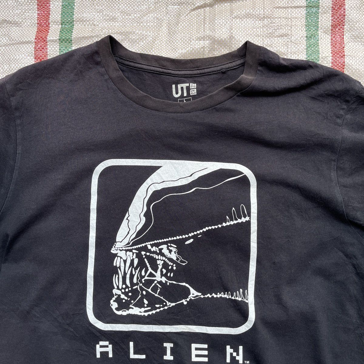 Uniqlo Alien Movie Twentieth Century Fox Film X Uniqlo Copyright Size US L / EU 52-54 / 3 - 6 Thumbnail