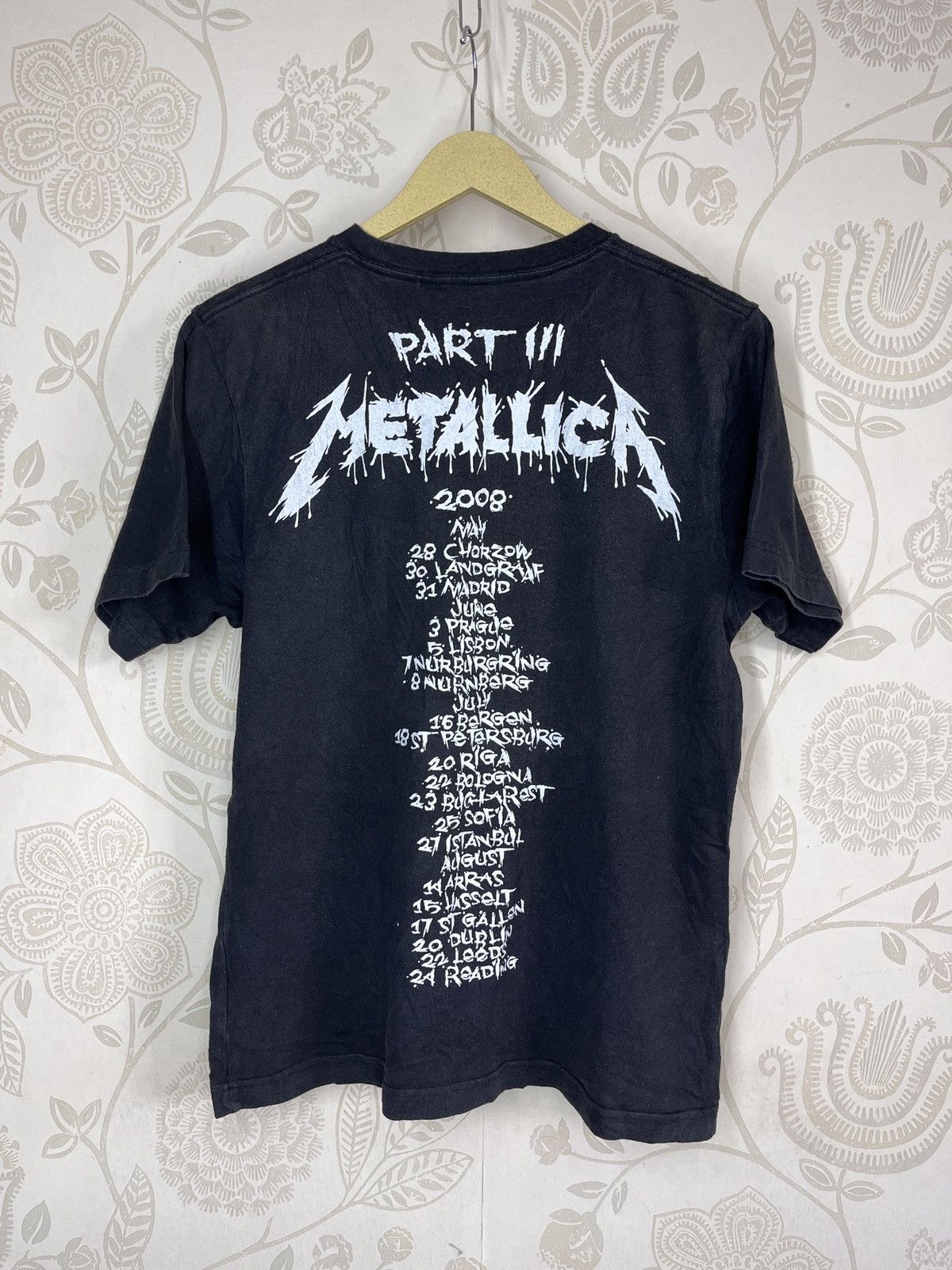 Metallica × Uniqlo Front Logo Metallica Concert Tour 2008 Part III Uniqlo Size US M / EU 48-50 / 2 - 18 Thumbnail