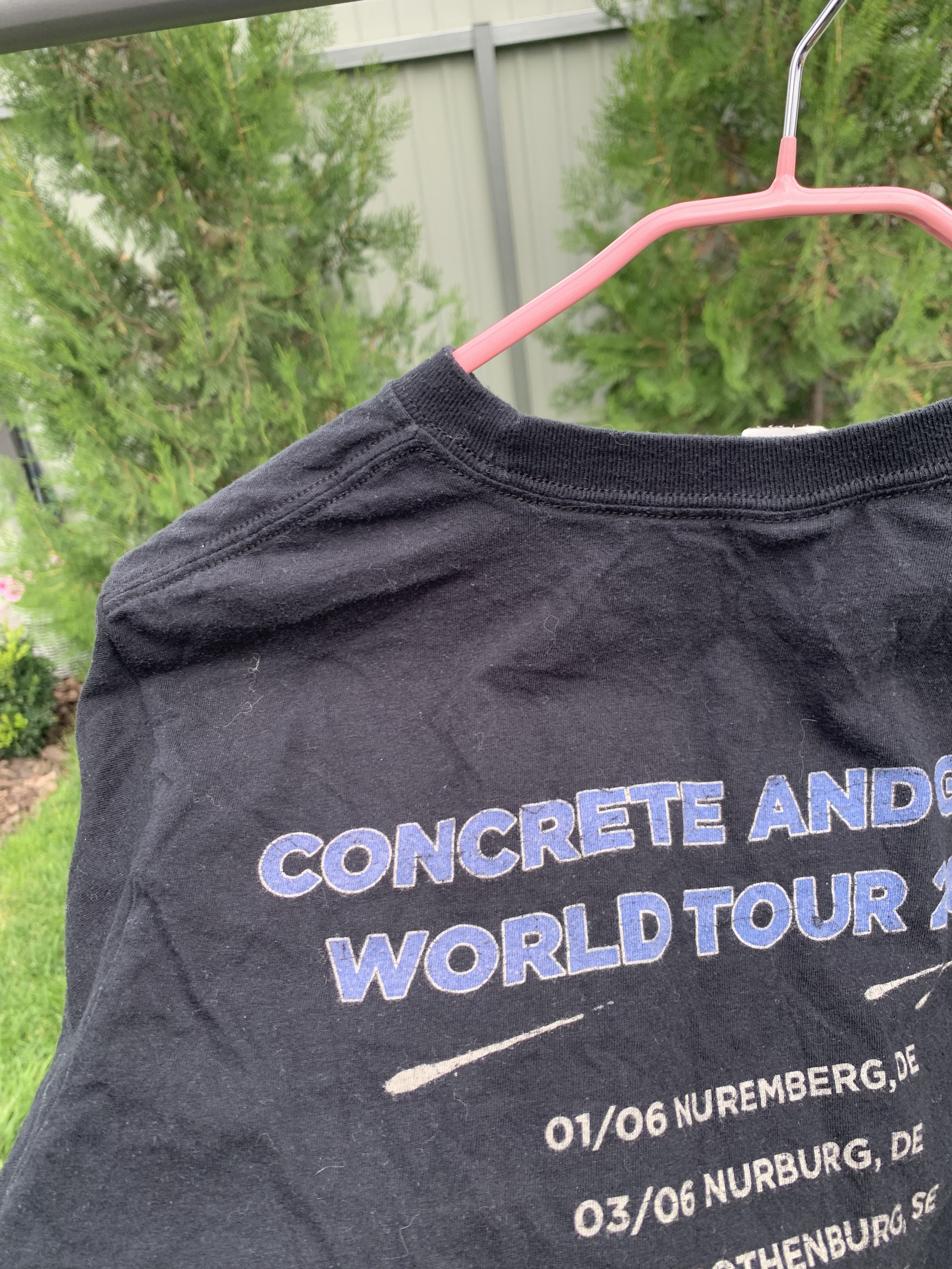 Band Tees Foo Fighters 2018 tour tee Size US M / EU 48-50 / 2 - 8 Thumbnail