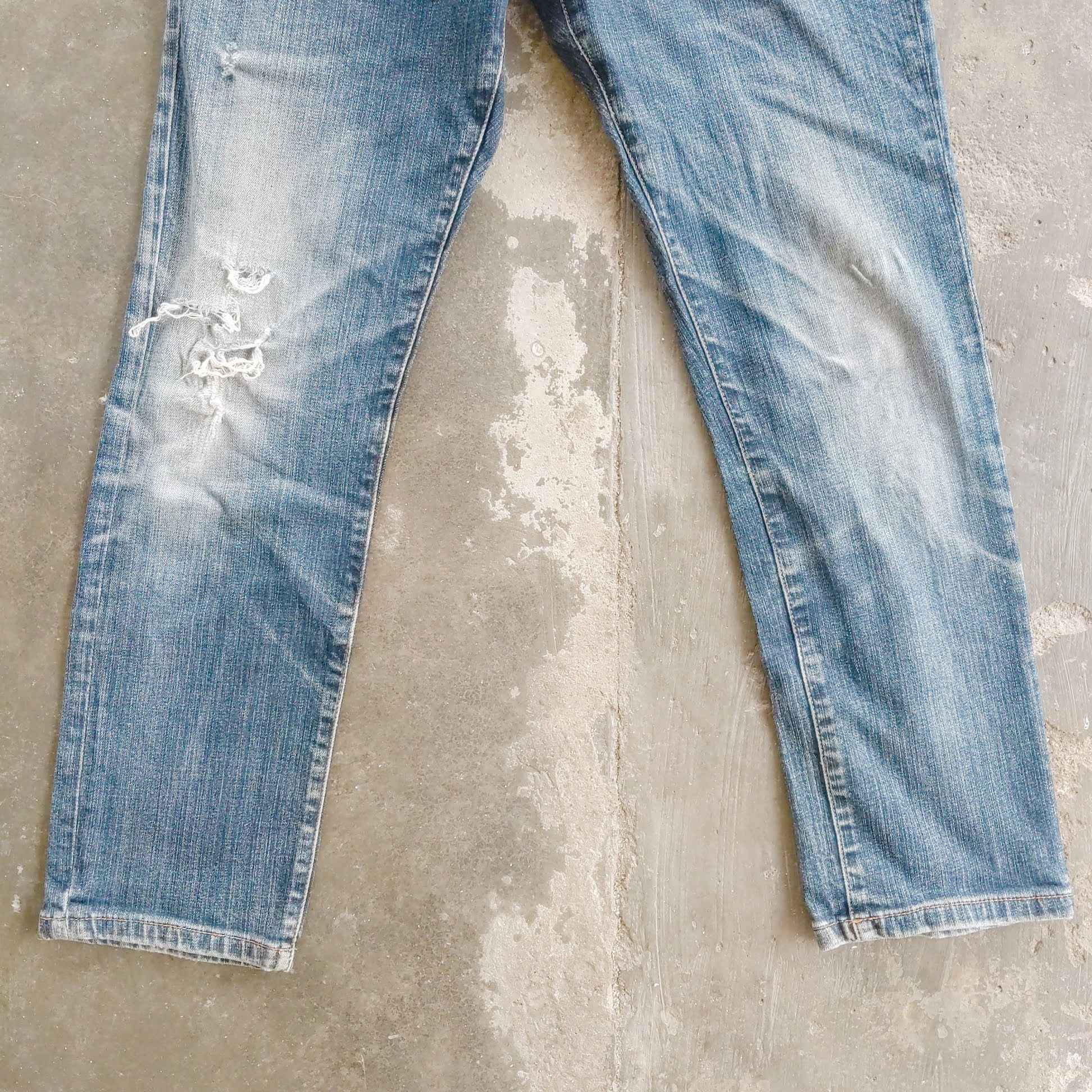 Japanese Brand Vintage Japanese Faded Distressed Denim Jean Pants W30 Size US 30 / EU 46 - 5 Thumbnail