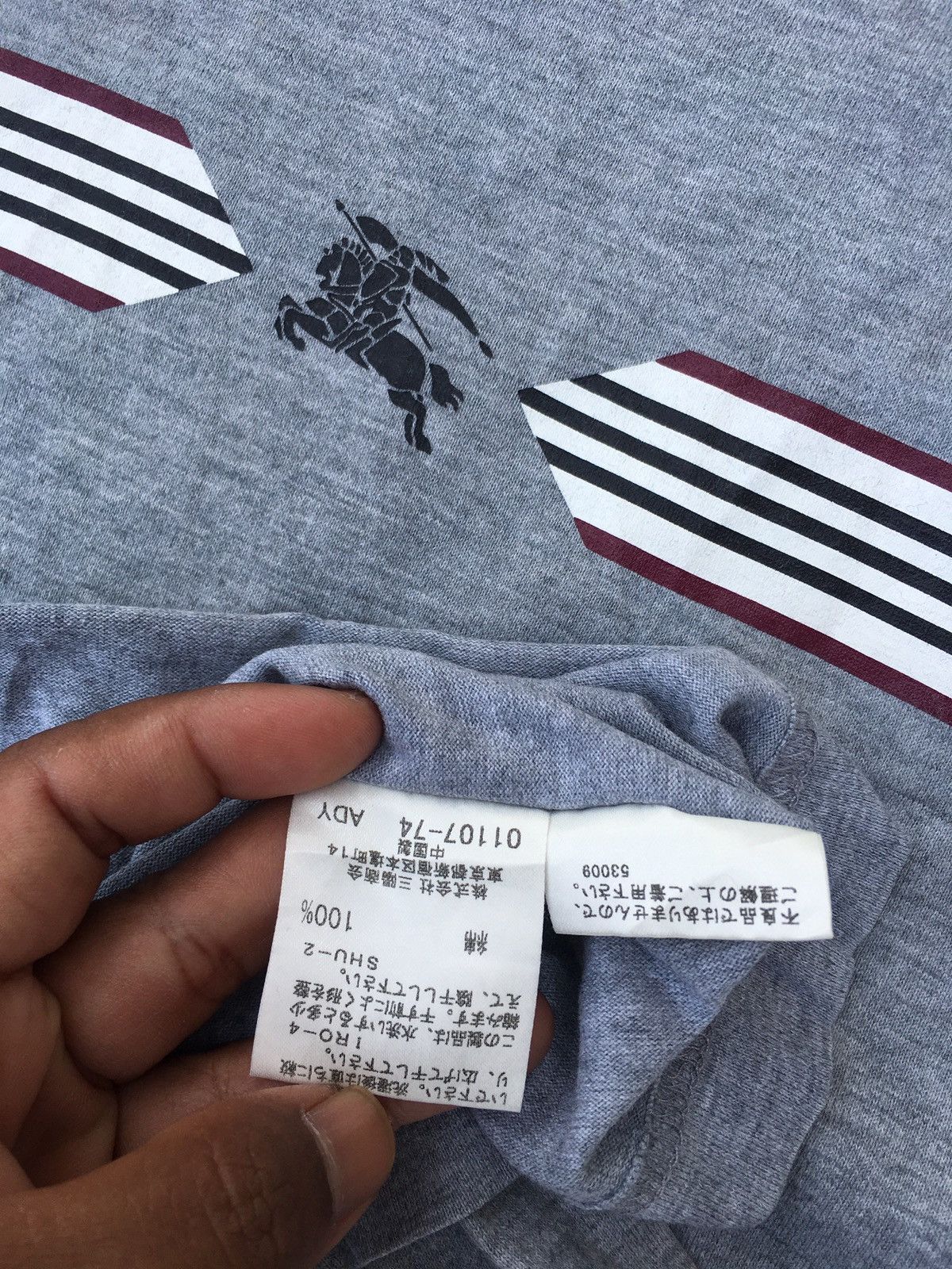 Burberry Vintage Burberry Logo Tshirt Size US S / EU 44-46 / 1 - 11 Thumbnail