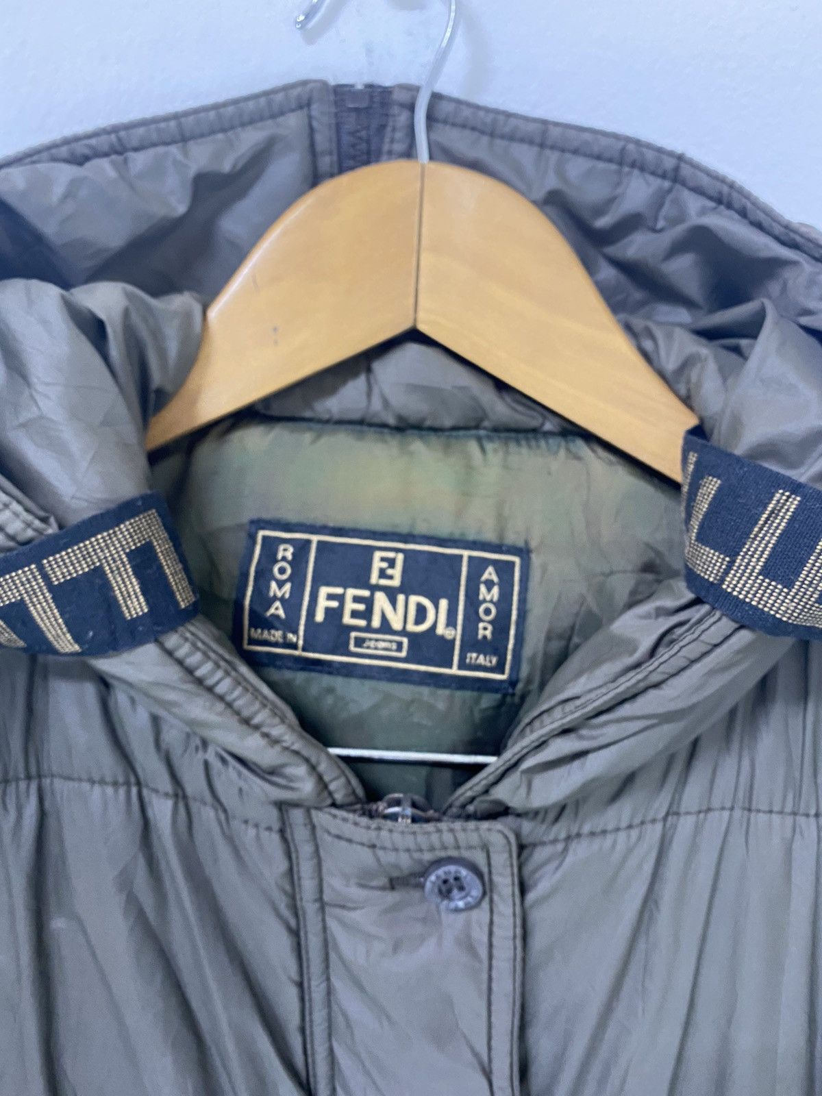 Fendi Fendi Roma Padded Jacket With Hoodie Logo Stripe Design Size S / US 4 / IT 40 - 3 Thumbnail