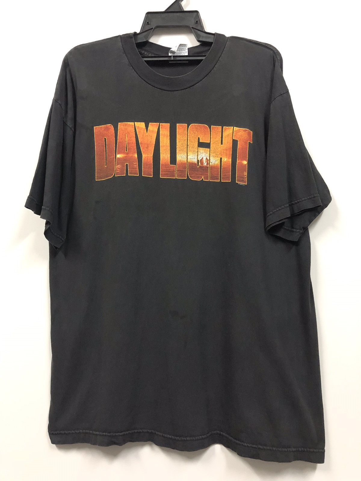 Vintage Vintage 90s Movie daylight stallone Faded Tee Size US XL / EU 56 / 4 - 1 Thumbnail