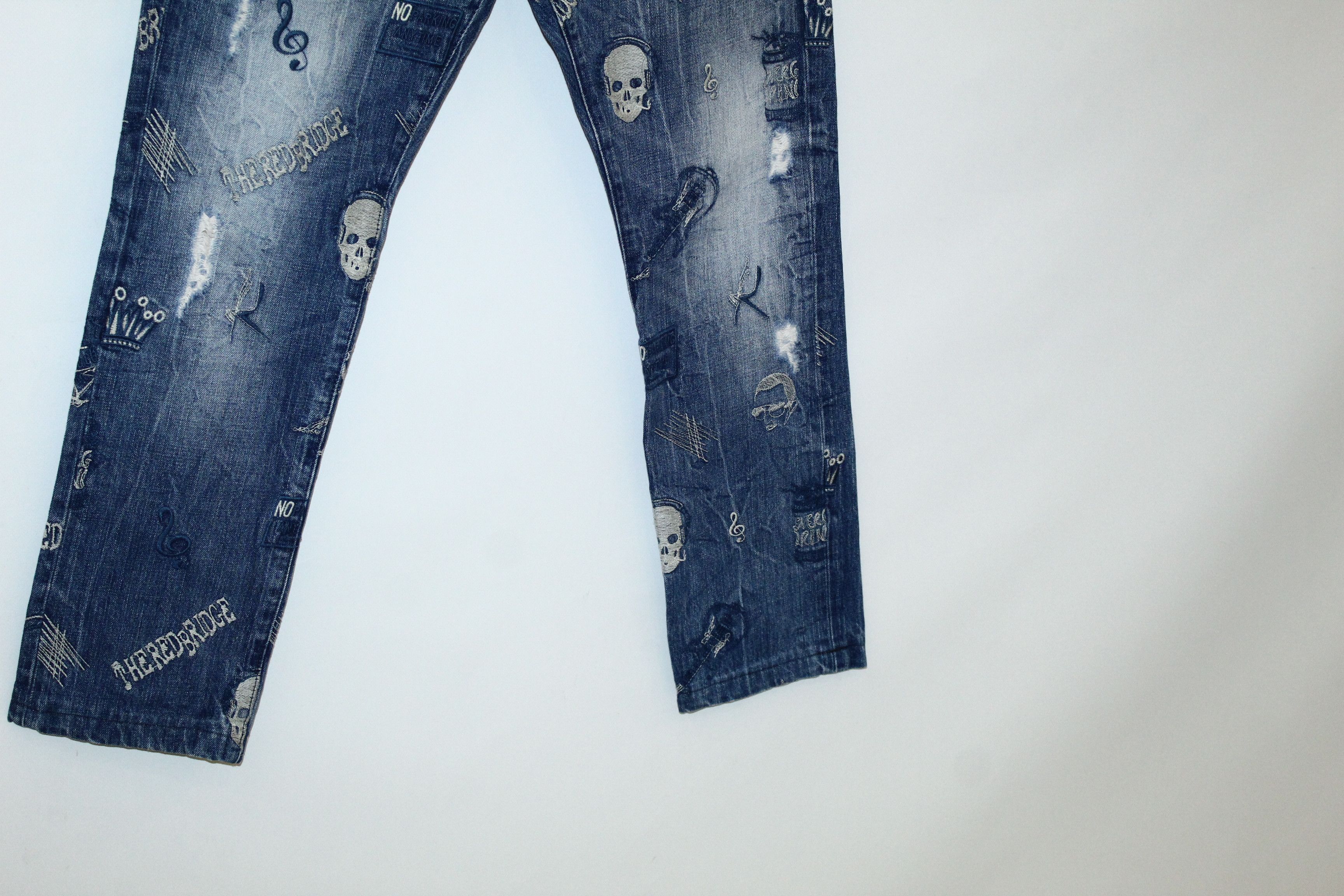 Beauty Beast STEALS 🔥 Red Bridge Multilogo Embroidery Faded Punk Jeans Size US 32 / EU 48 - 5 Thumbnail