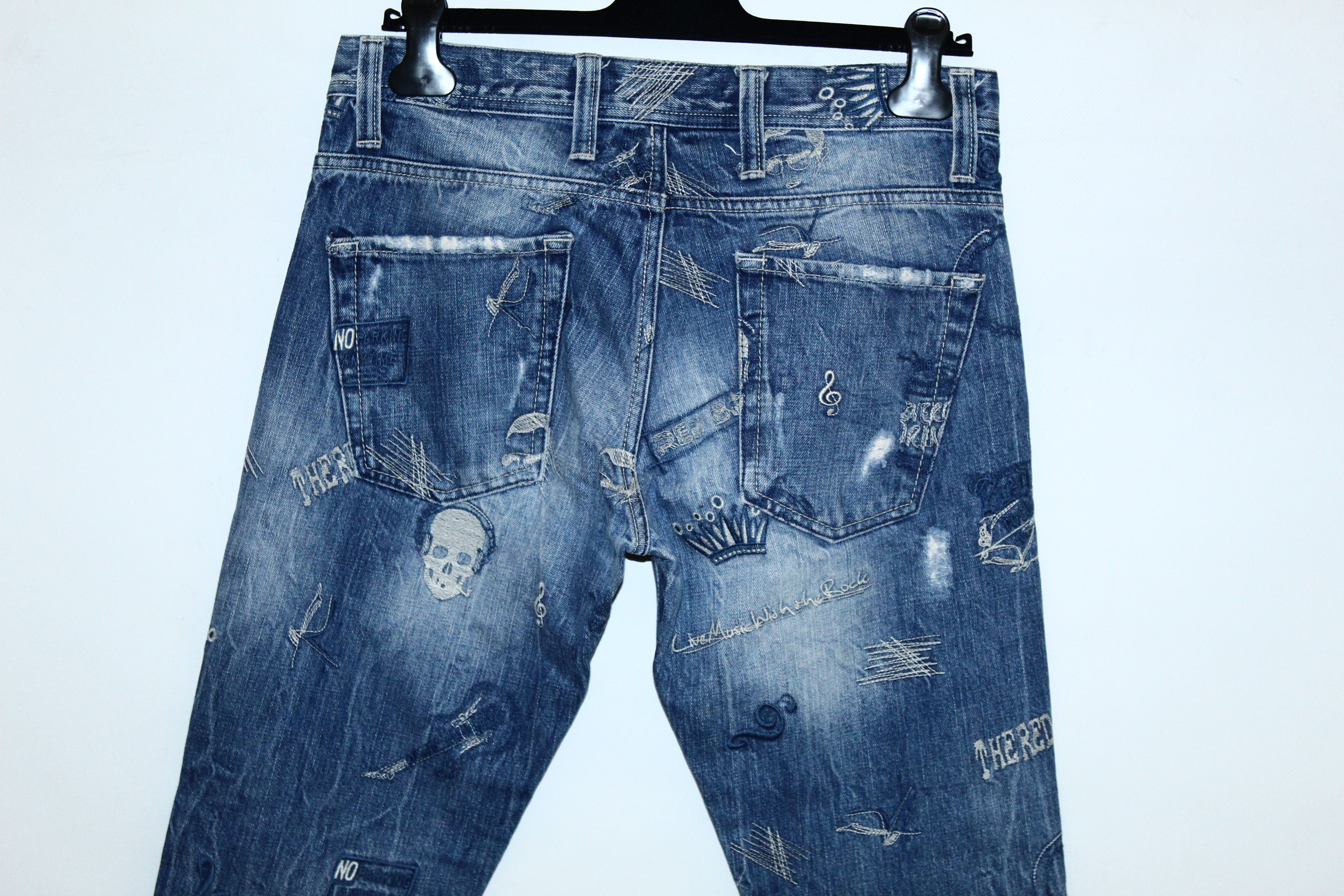 Beauty Beast STEALS 🔥 Red Bridge Multilogo Embroidery Faded Punk Jeans Size US 32 / EU 48 - 6 Thumbnail
